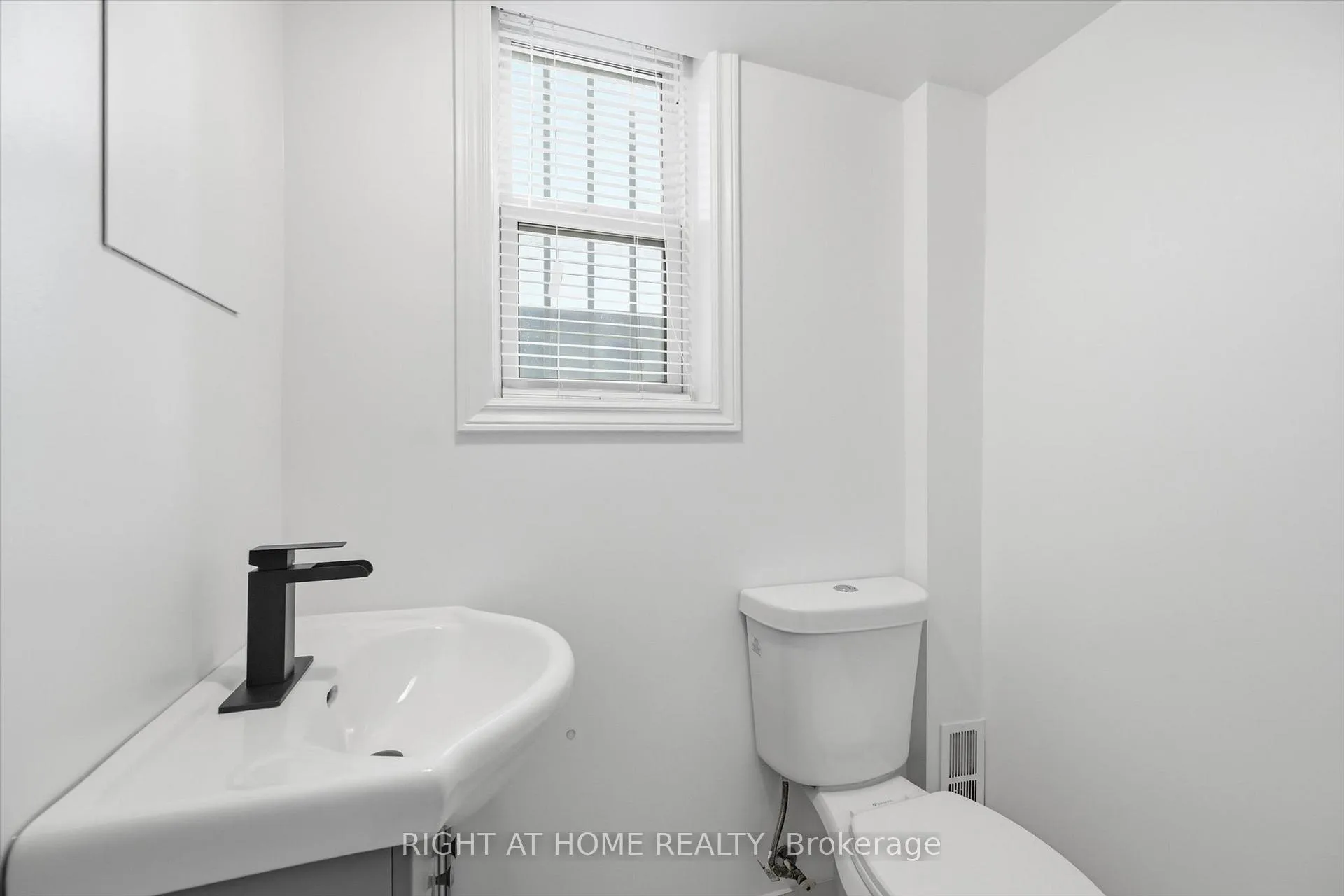 Photo 11 of Unit 1, 13 Westinghouse Avenue, Hamilton, Gibson — HOMEH