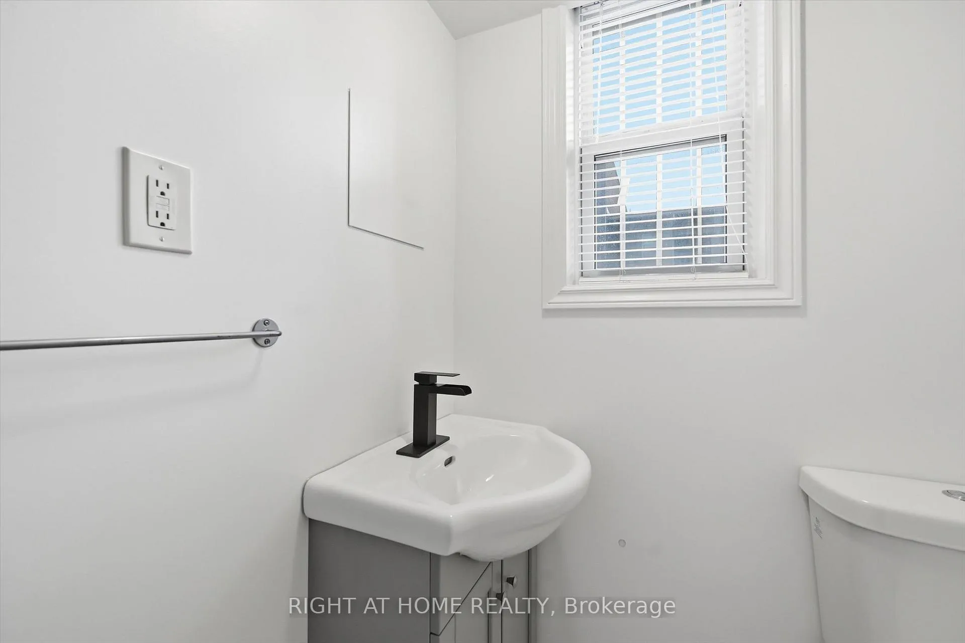 Photo 12 of Unit 1, 13 Westinghouse Avenue, Hamilton, Gibson — HOMEH