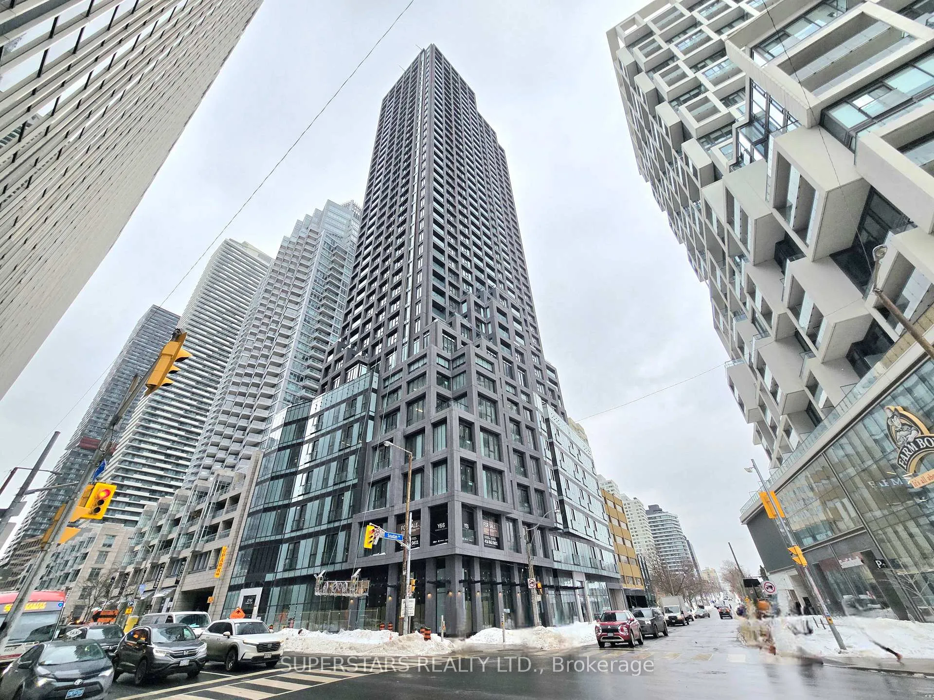 Front of Unit 3101, 20 Soudan Avenue