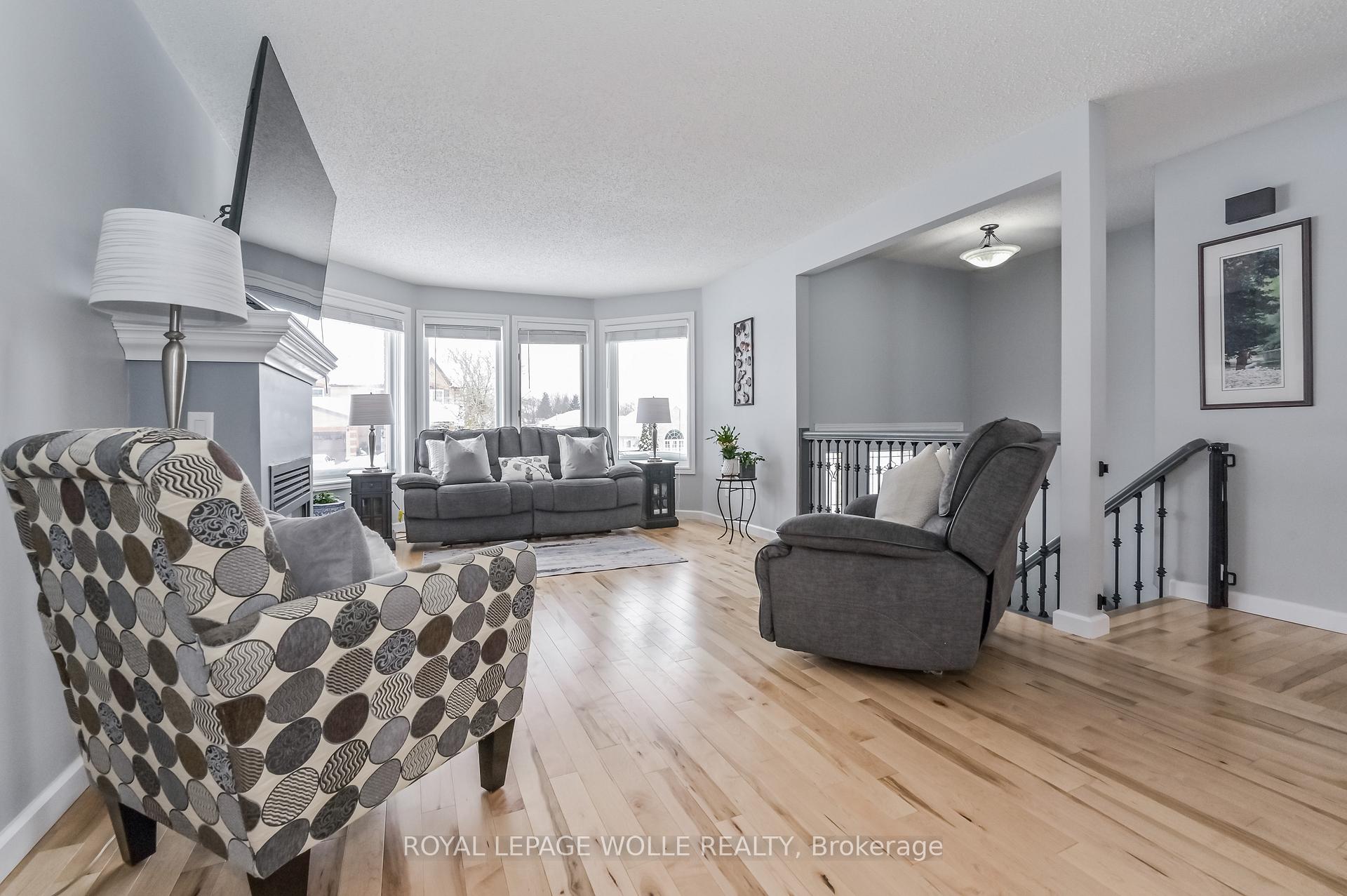 Photo 3 of 29 Bonniewood Drive, Mapleton, Rural Mapleton — HOMEH