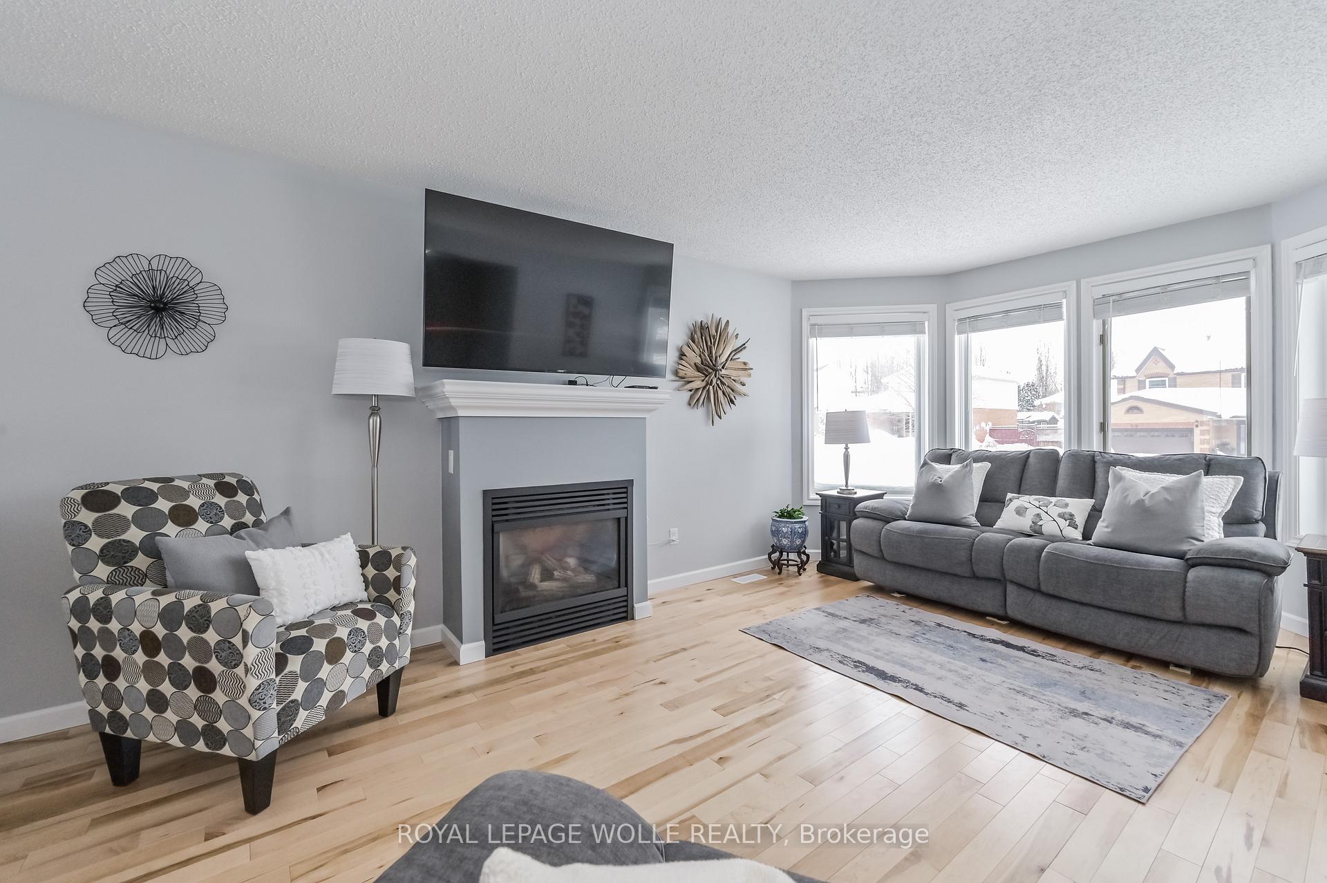 Photo 4 of 29 Bonniewood Drive, Mapleton, Rural Mapleton — HOMEH