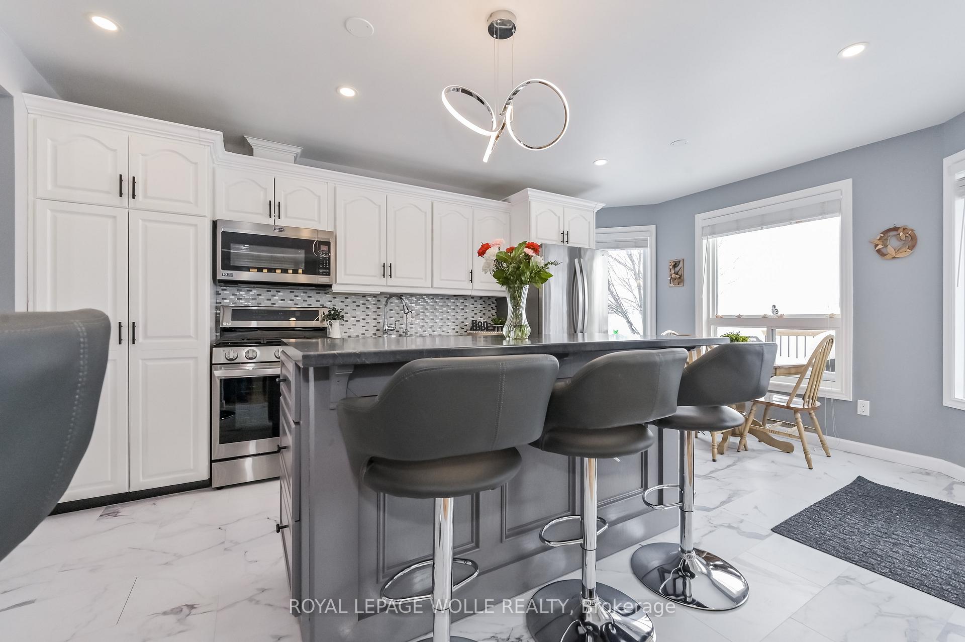 Photo 9 of 29 Bonniewood Drive, Mapleton, Rural Mapleton — HOMEH