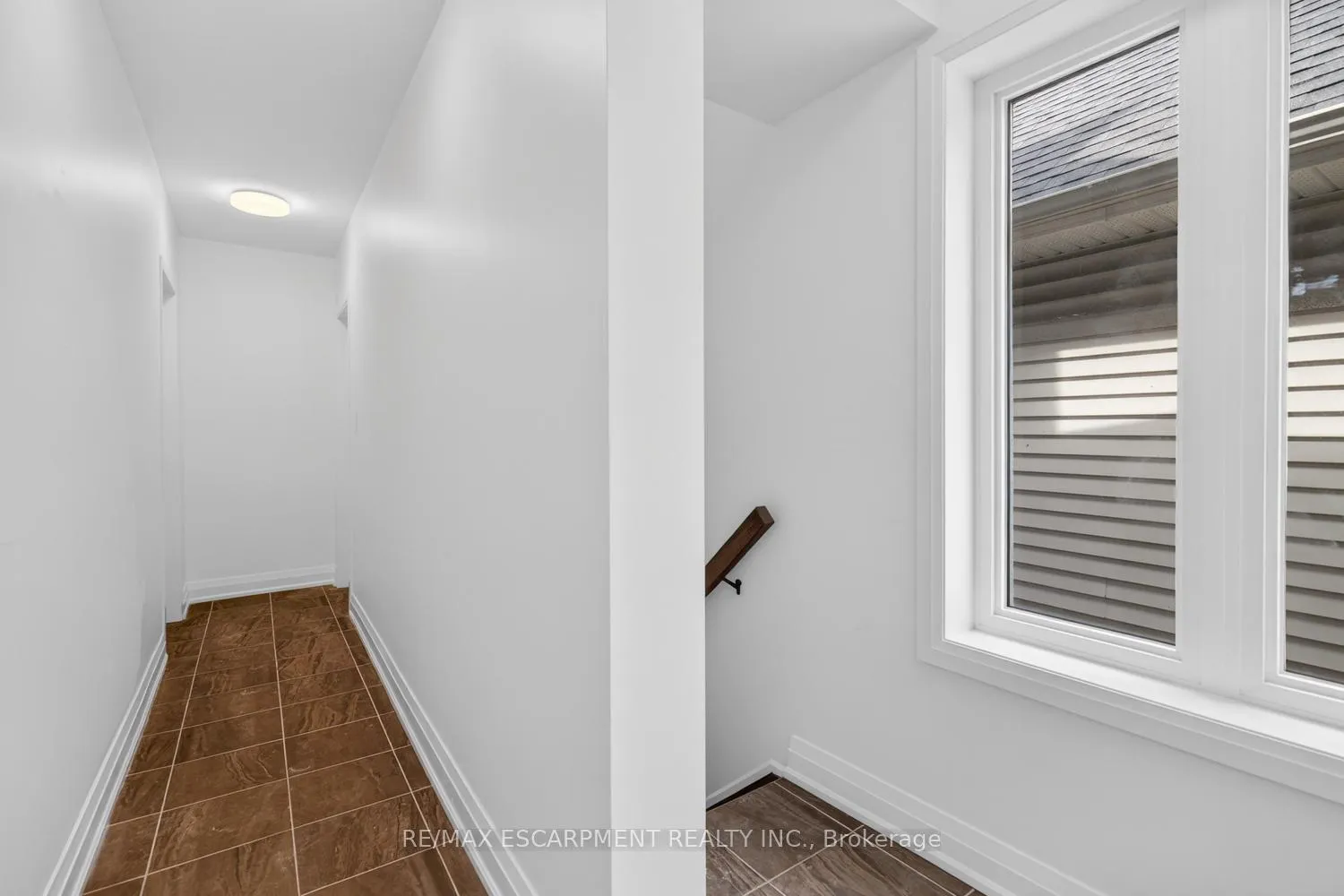 Photo 3 of Unit 2, 253 St Clair Boulevard, Hamilton, St. Clair — HOMEH