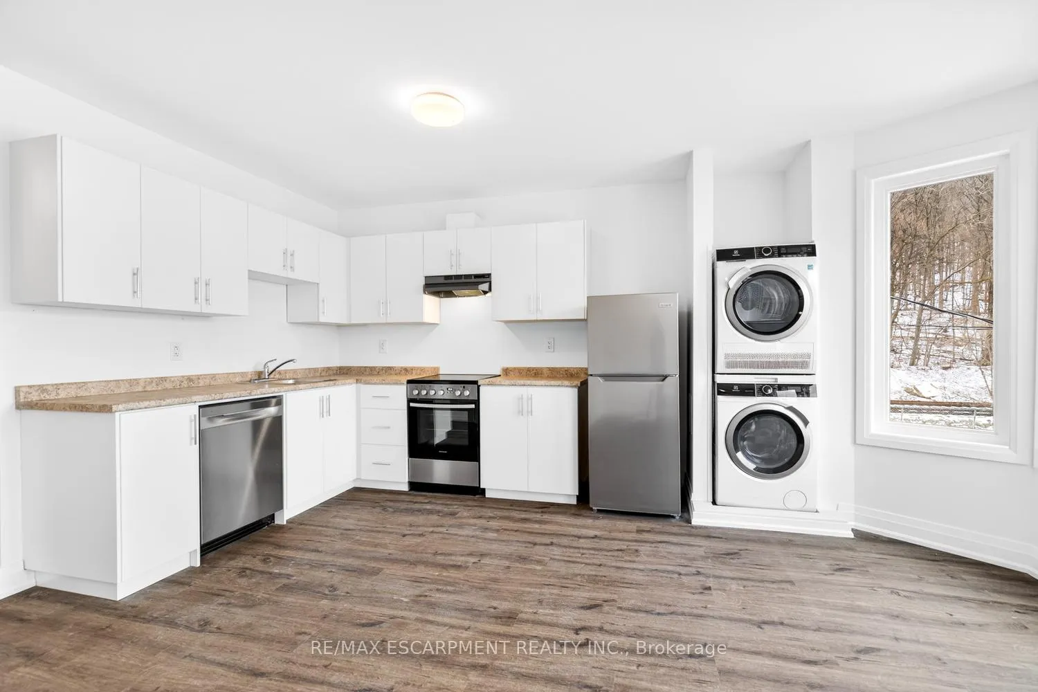 Photo 7 of Unit 2, 253 St Clair Boulevard, Hamilton, St. Clair — HOMEH