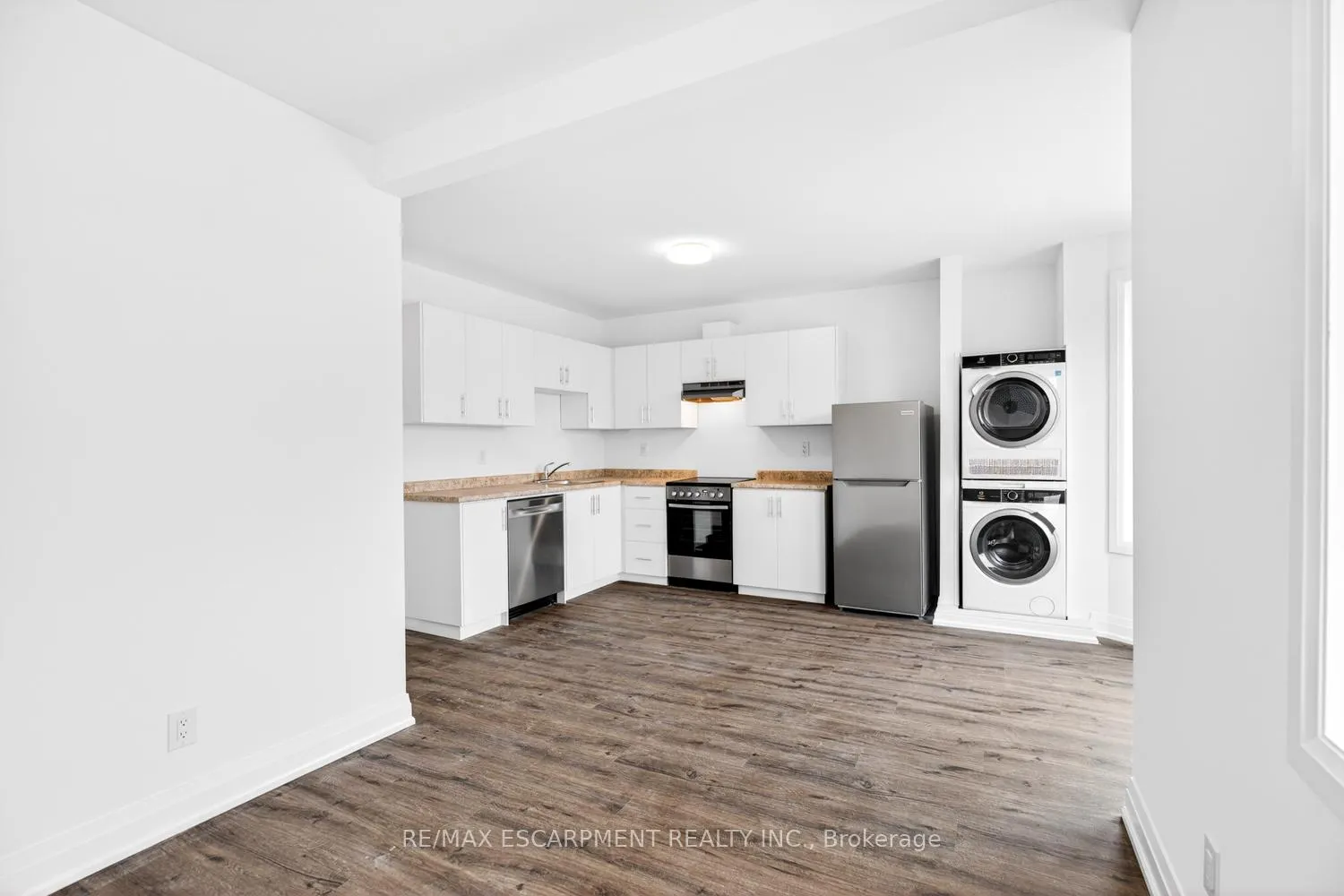 Photo 8 of Unit 2, 253 St Clair Boulevard, Hamilton, St. Clair — HOMEH