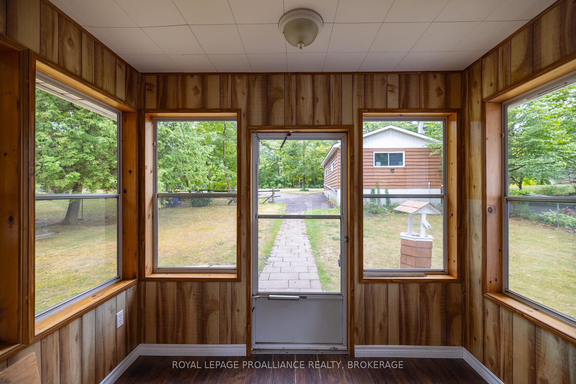 Photo 3 of 314 Nicholson Point Road, Loyalist, Lennox and Addington - South — HOMEH