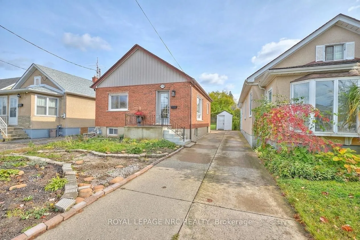 Front of 10 Fairburn Avenue