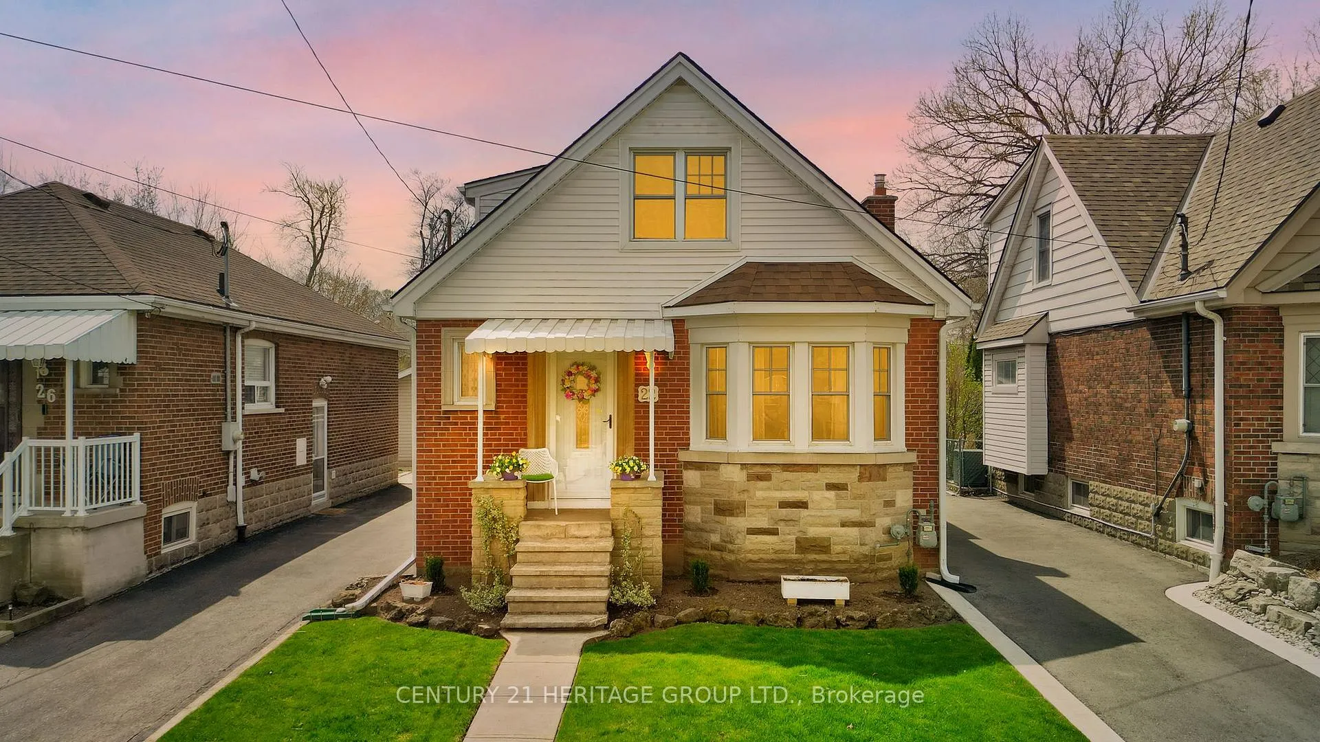 Photo 1 of 22 Churchill Avenue, Hamilton, Centremount — HOMEH