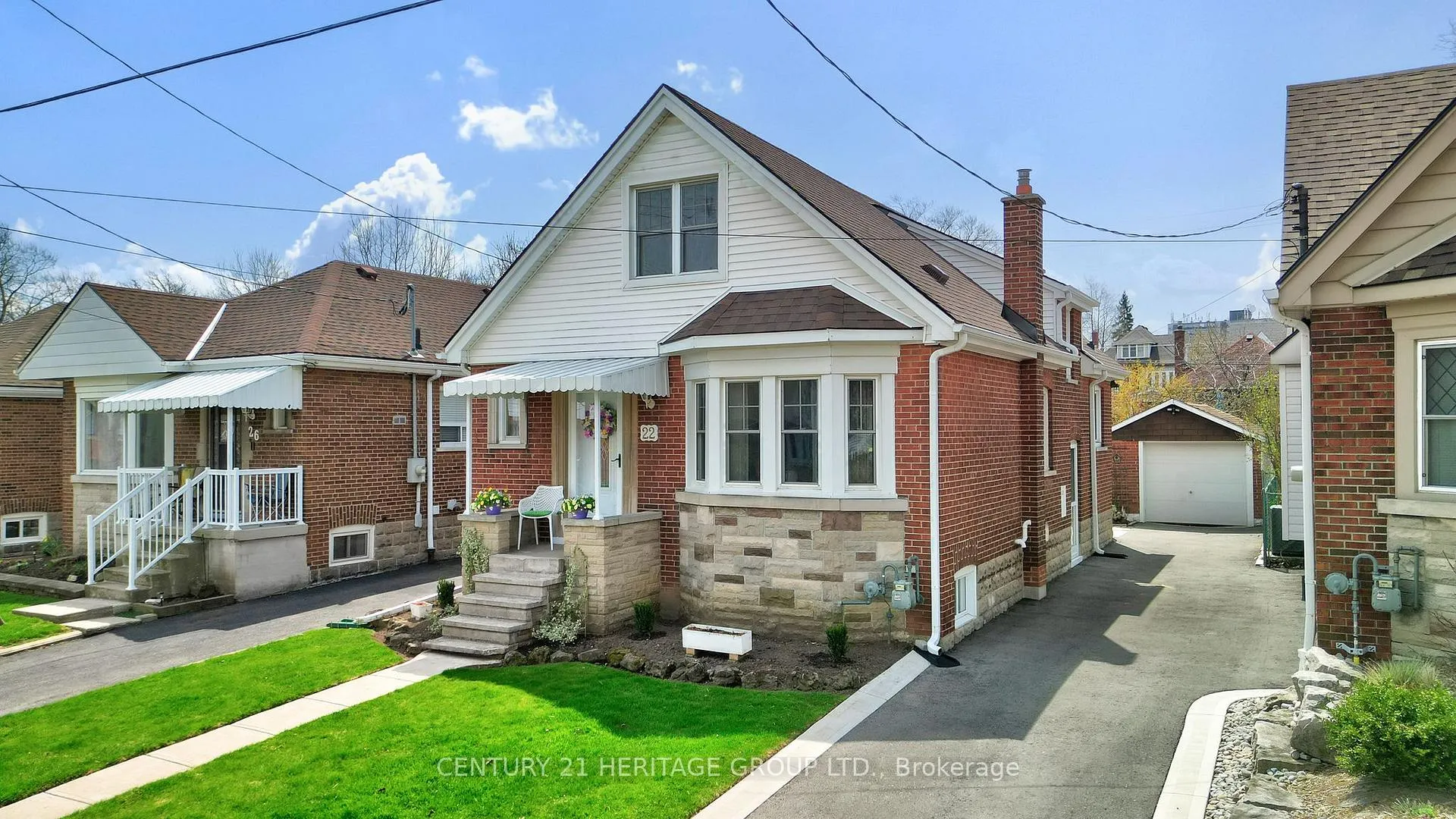 Photo 3 of 22 Churchill Avenue, Hamilton, Centremount — HOMEH