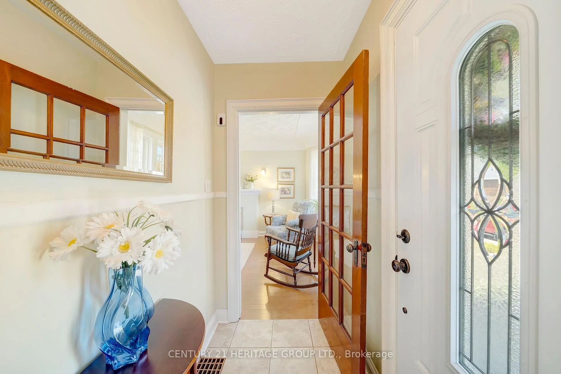 Photo 4 of 22 Churchill Avenue, Hamilton, Centremount — HOMEH