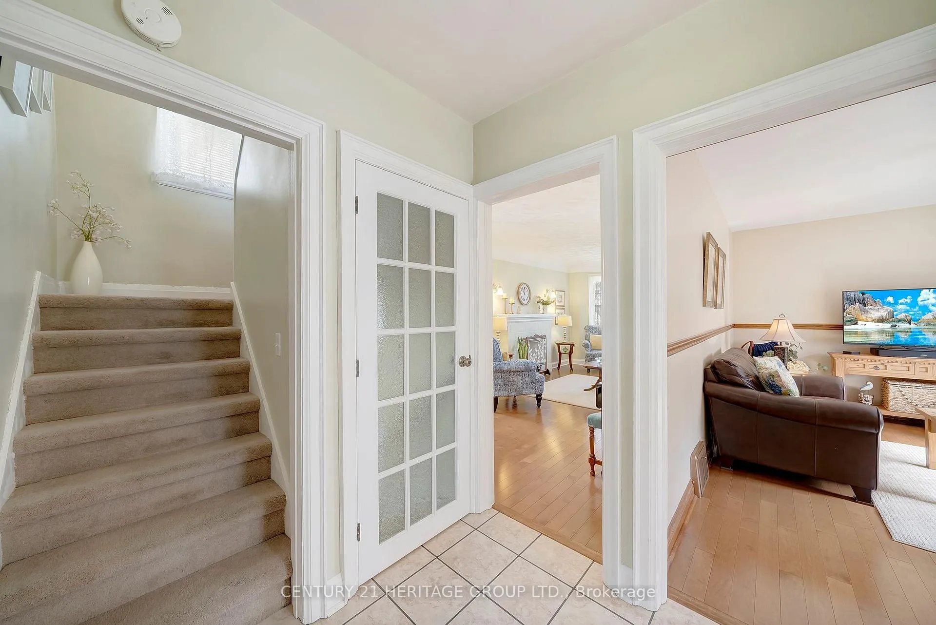 Photo 9 of 22 Churchill Avenue, Hamilton, Centremount — HOMEH