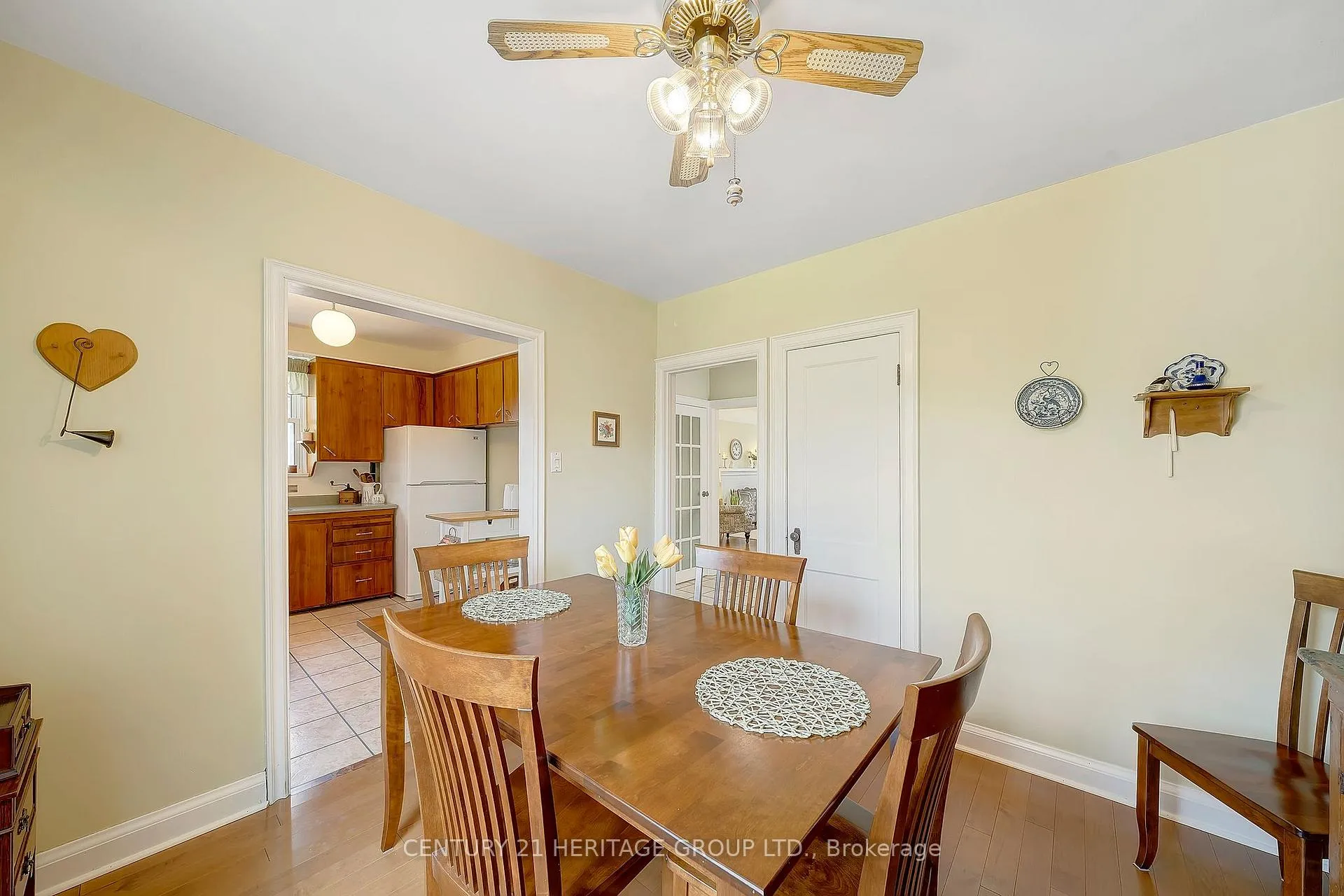 Photo 13 of 22 Churchill Avenue, Hamilton, Centremount — HOMEH