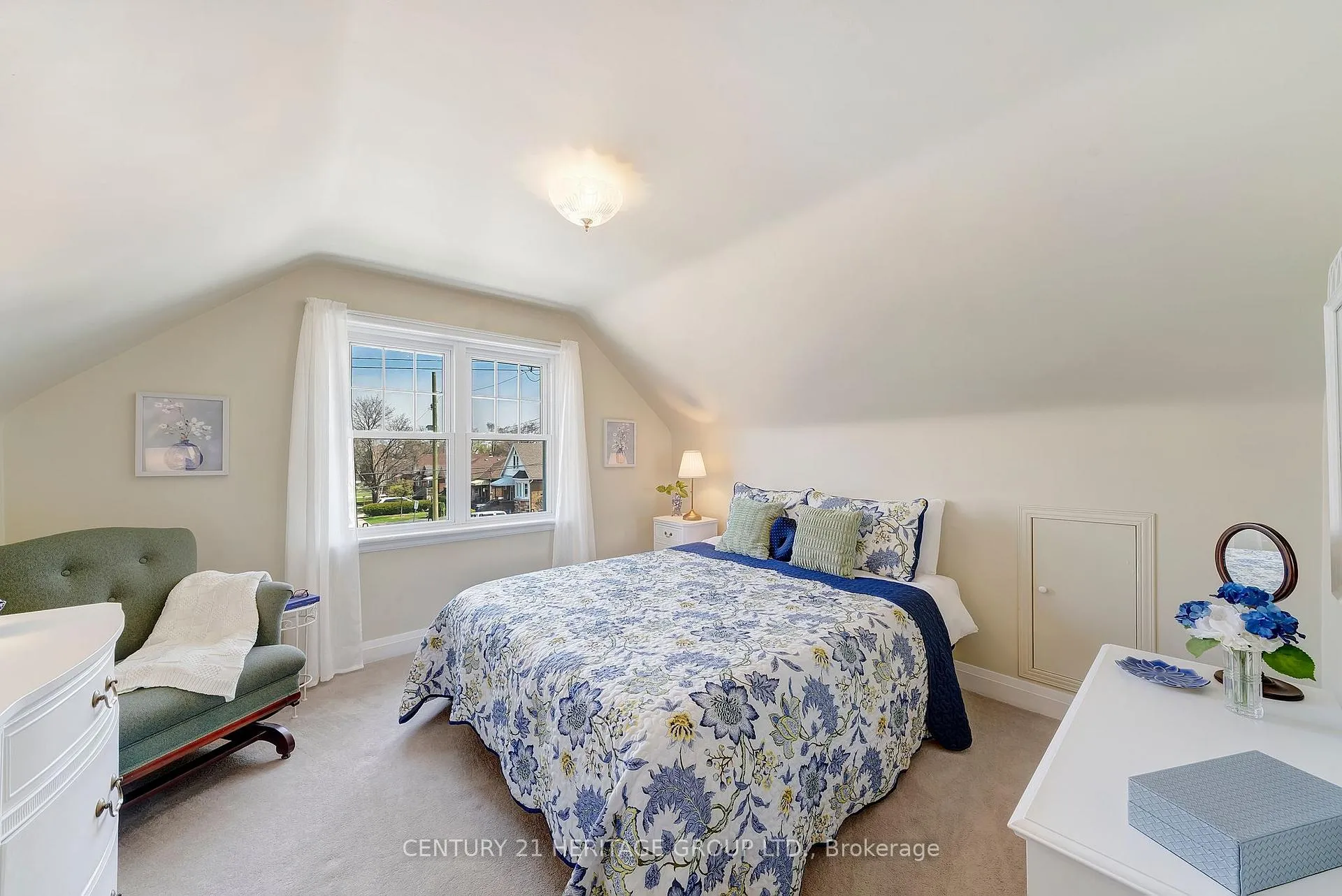 Photo 23 of 22 Churchill Avenue, Hamilton, Centremount — HOMEH