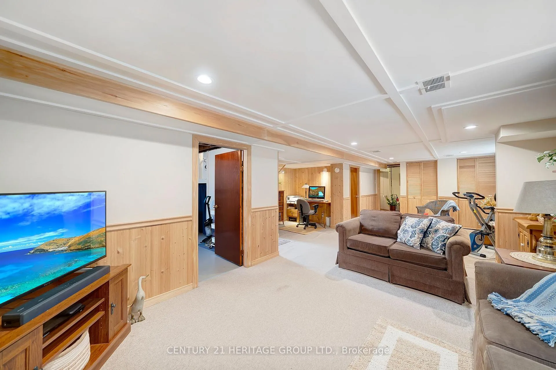 Photo 26 of 22 Churchill Avenue, Hamilton, Centremount — HOMEH