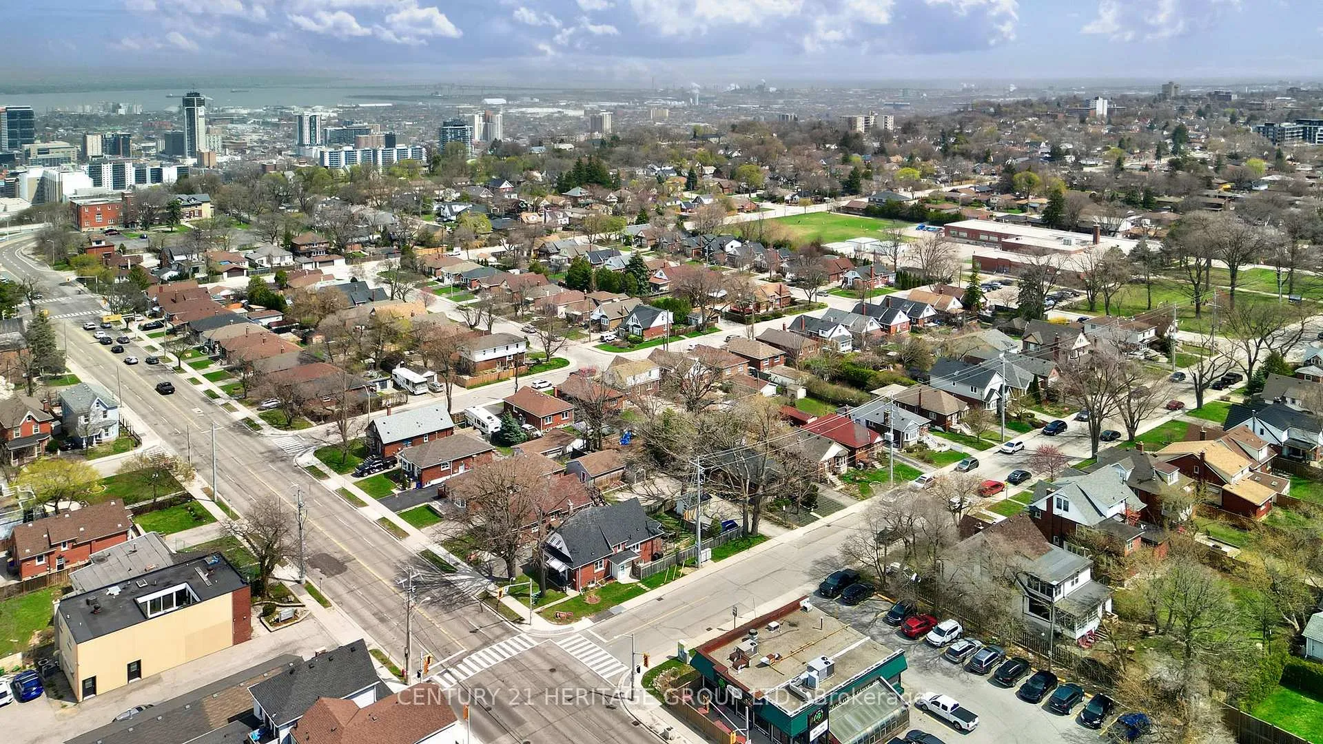 Photo 40 of 22 Churchill Avenue, Hamilton, Centremount — HOMEH