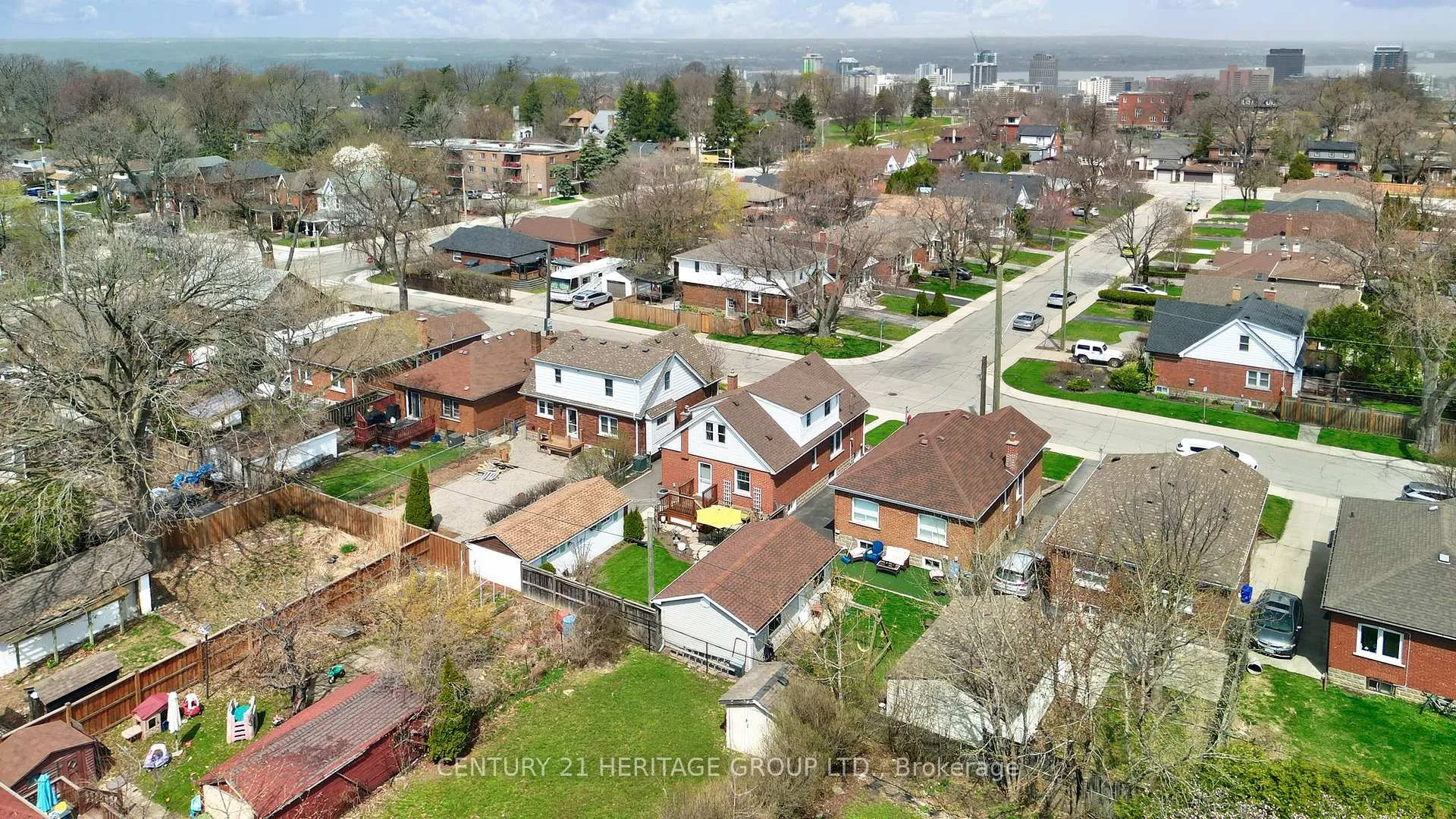 Photo 42 of 22 Churchill Avenue, Hamilton, Centremount — HOMEH