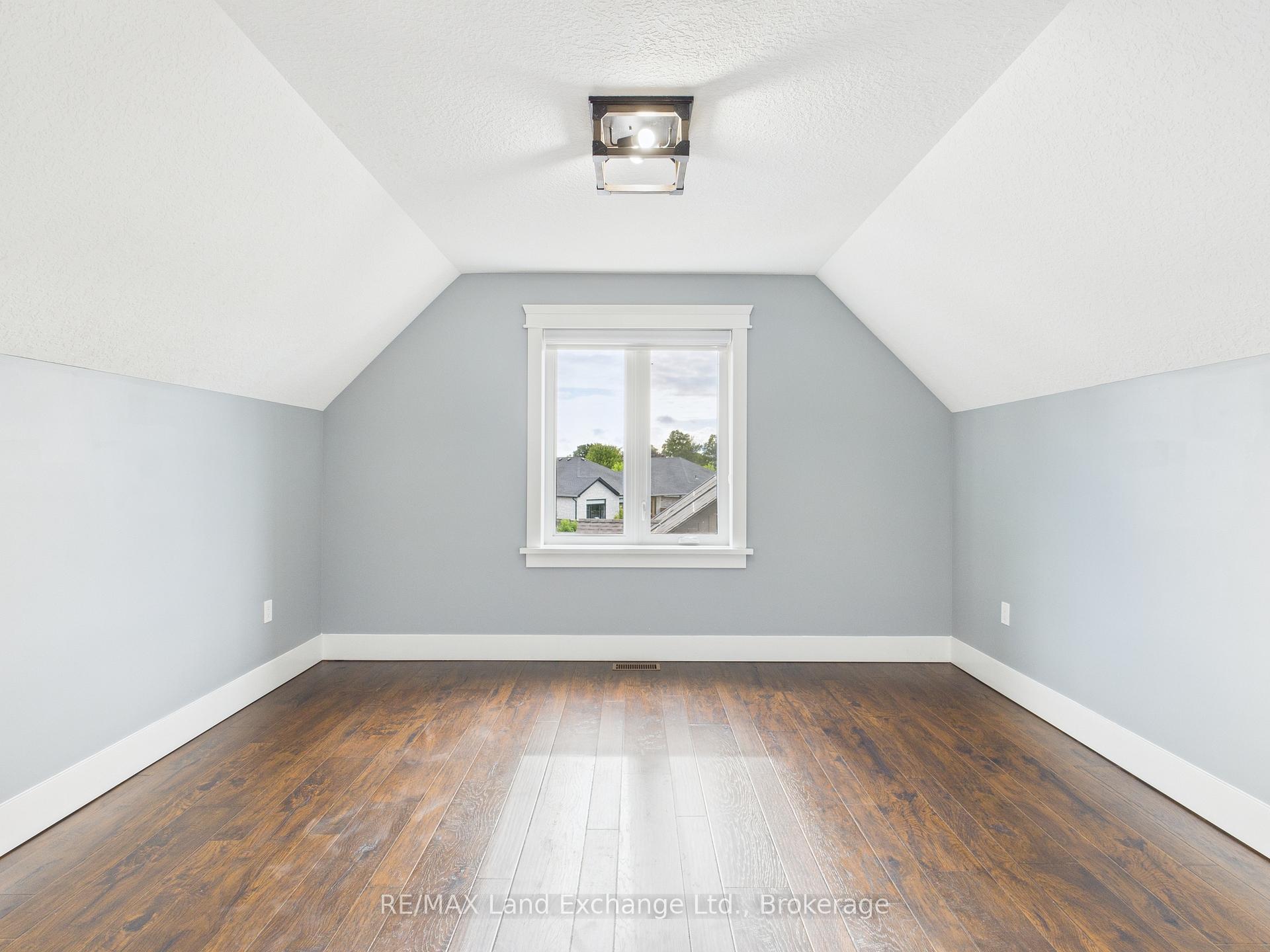 Photo 25 of 24 Lakefield Drive, Kincardine — HOMEH