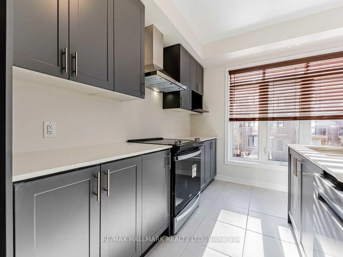 Photo 5 of 43 Gillivary Drive, Whitby, Rural Whitby — HOMEH