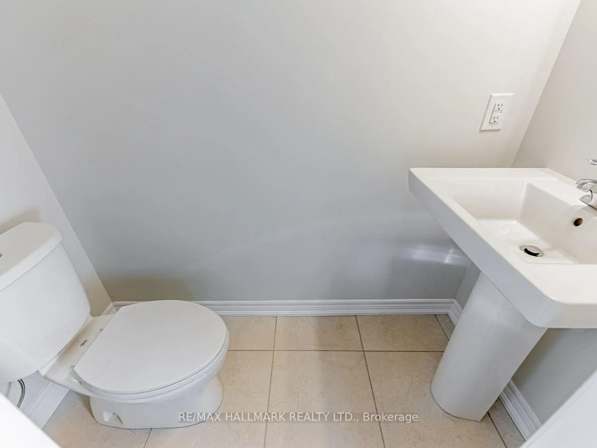Photo 11 of 43 Gillivary Drive, Whitby, Rural Whitby — HOMEH