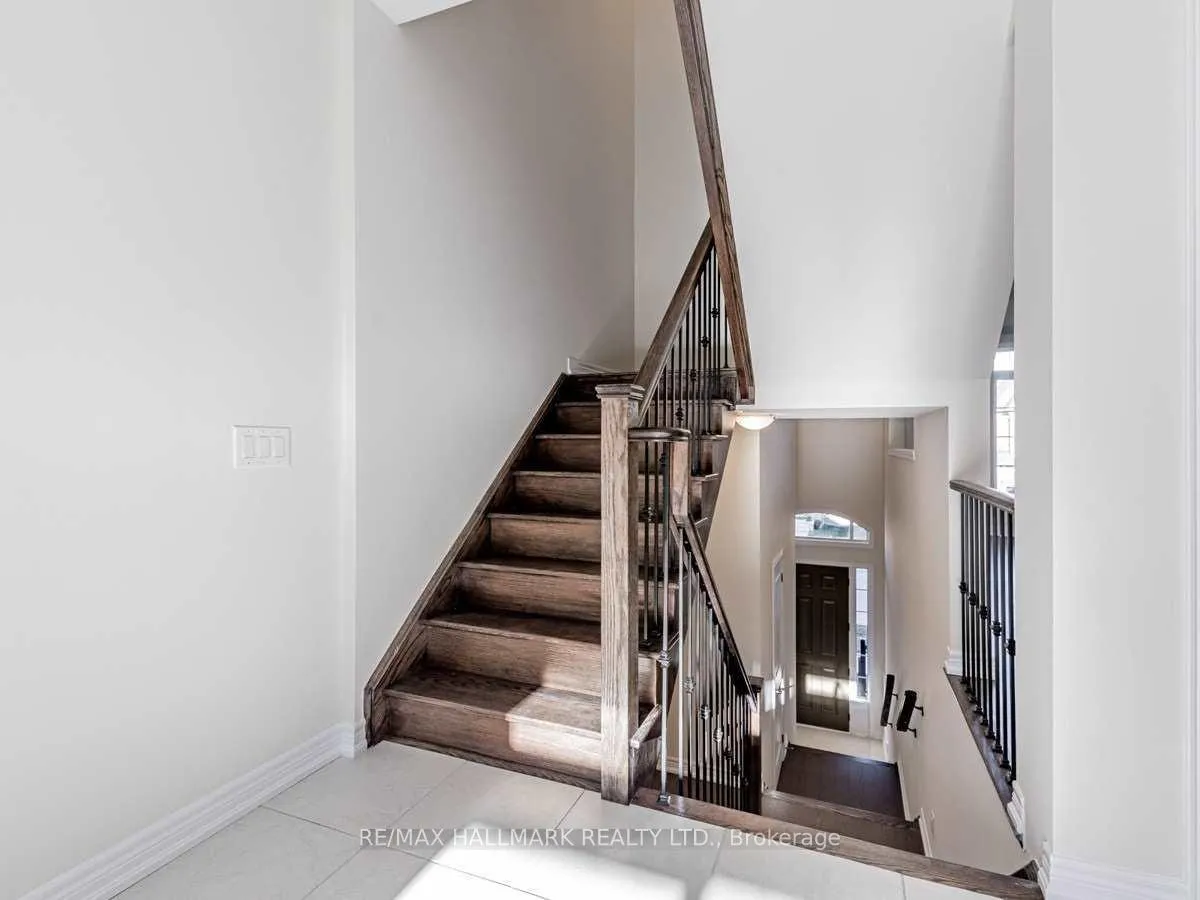 Photo 16 of 43 Gillivary Drive, Whitby, Rural Whitby — HOMEH