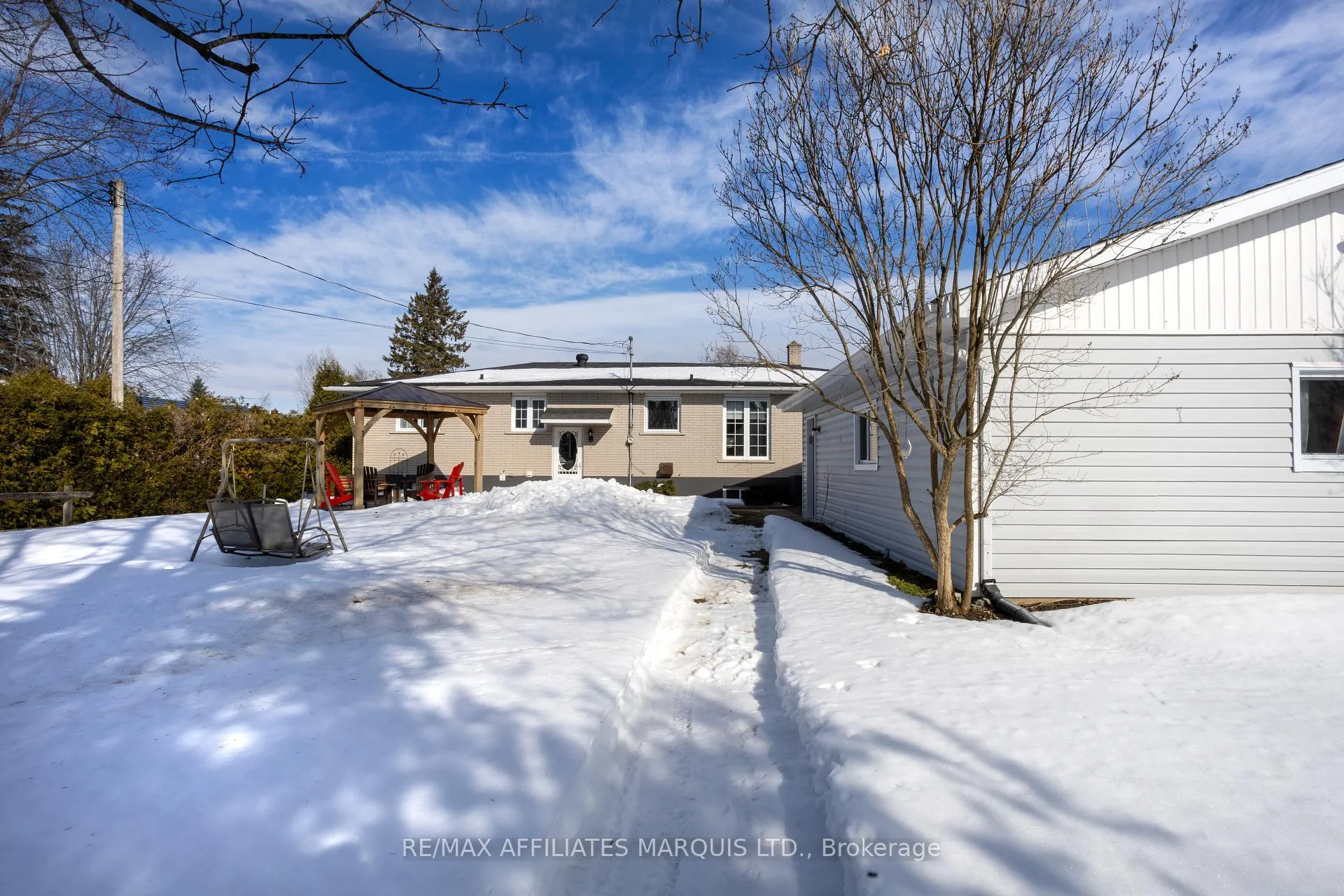 Photo 3 of 22 Pine Street, South Stormont, Ingleside — HOMEH