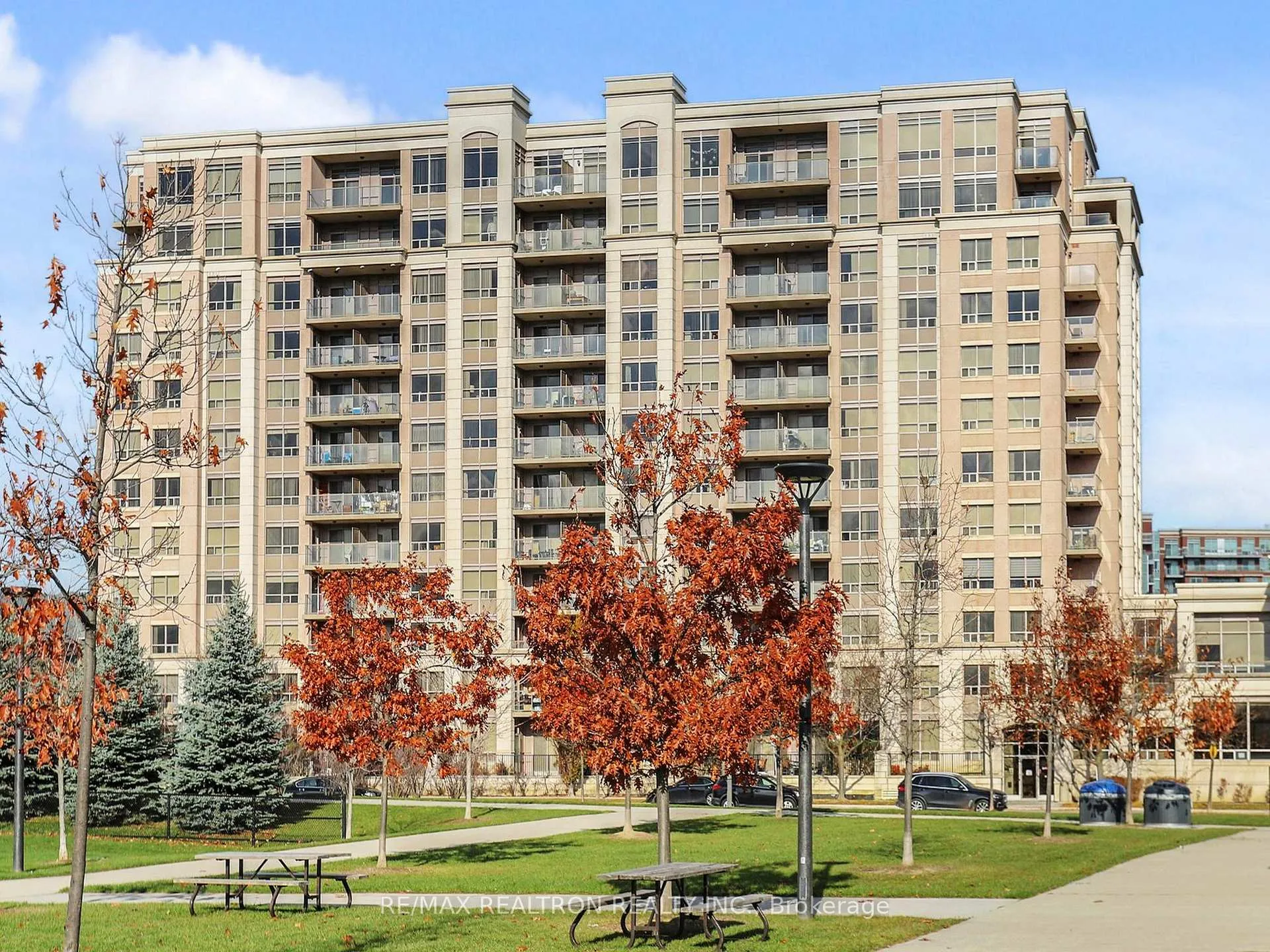 Photo 1 of Unit UPH11, 37 Galleria Parkway, Markham, Commerce Valley — HOMEH