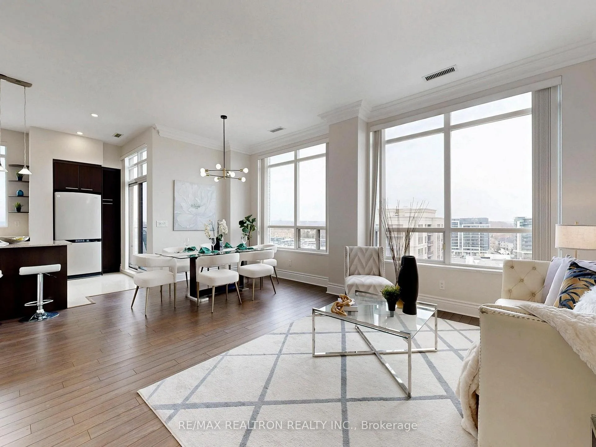 Photo 10 of Unit UPH11, 37 Galleria Parkway, Markham, Commerce Valley — HOMEH