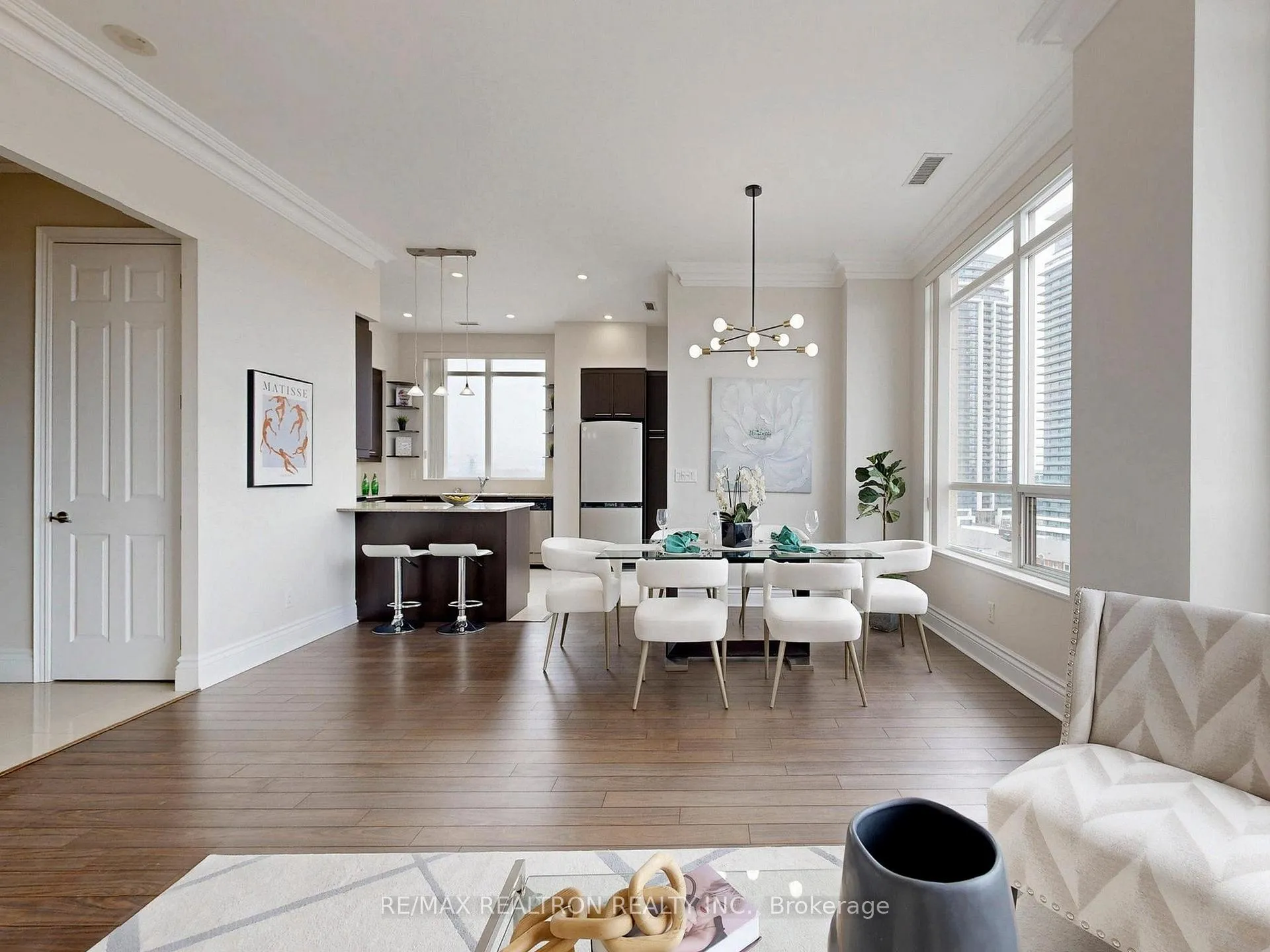 Photo 11 of Unit UPH11, 37 Galleria Parkway, Markham, Commerce Valley — HOMEH