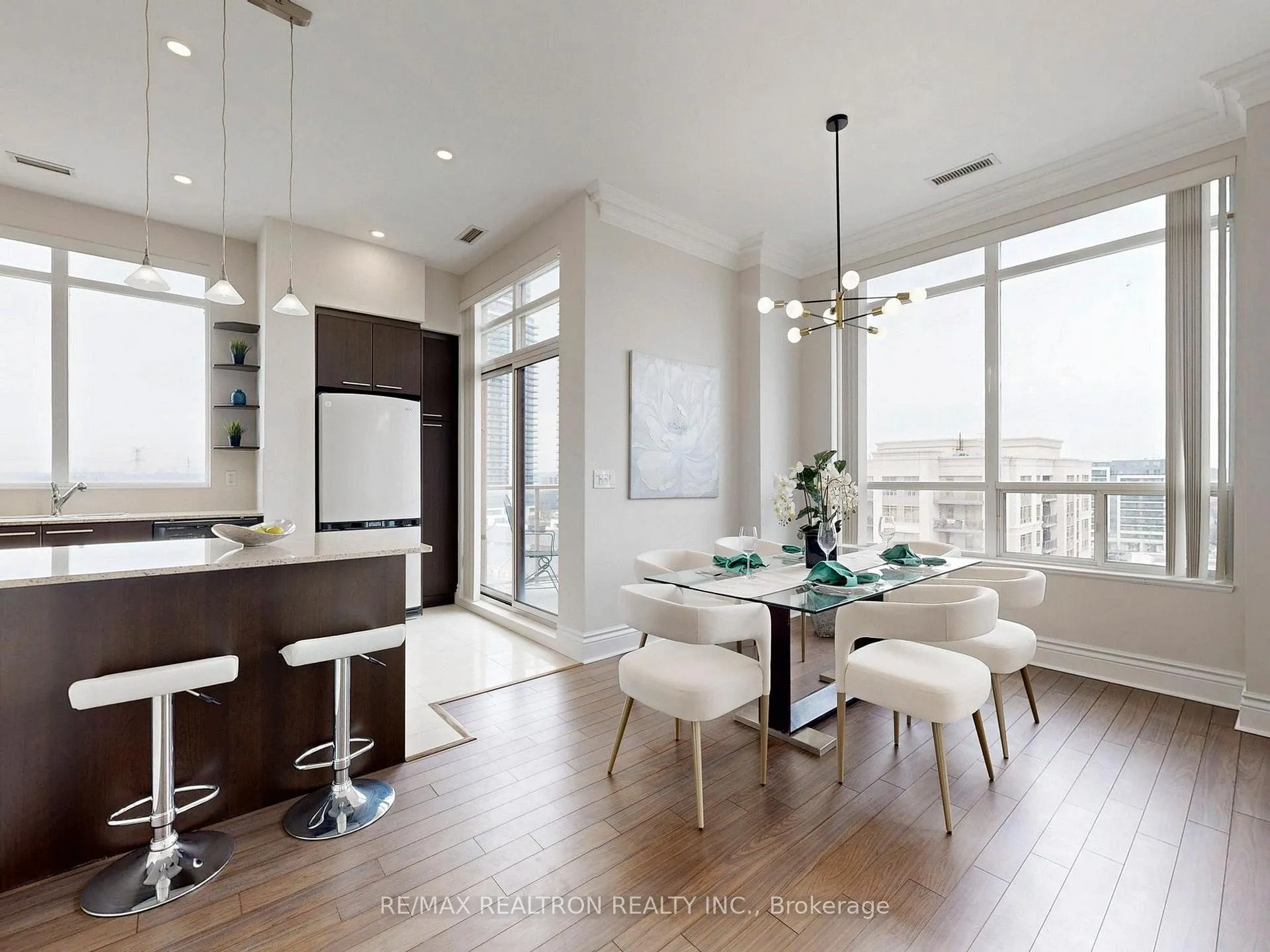 Photo 14 of Unit UPH11, 37 Galleria Parkway, Markham, Commerce Valley — HOMEH