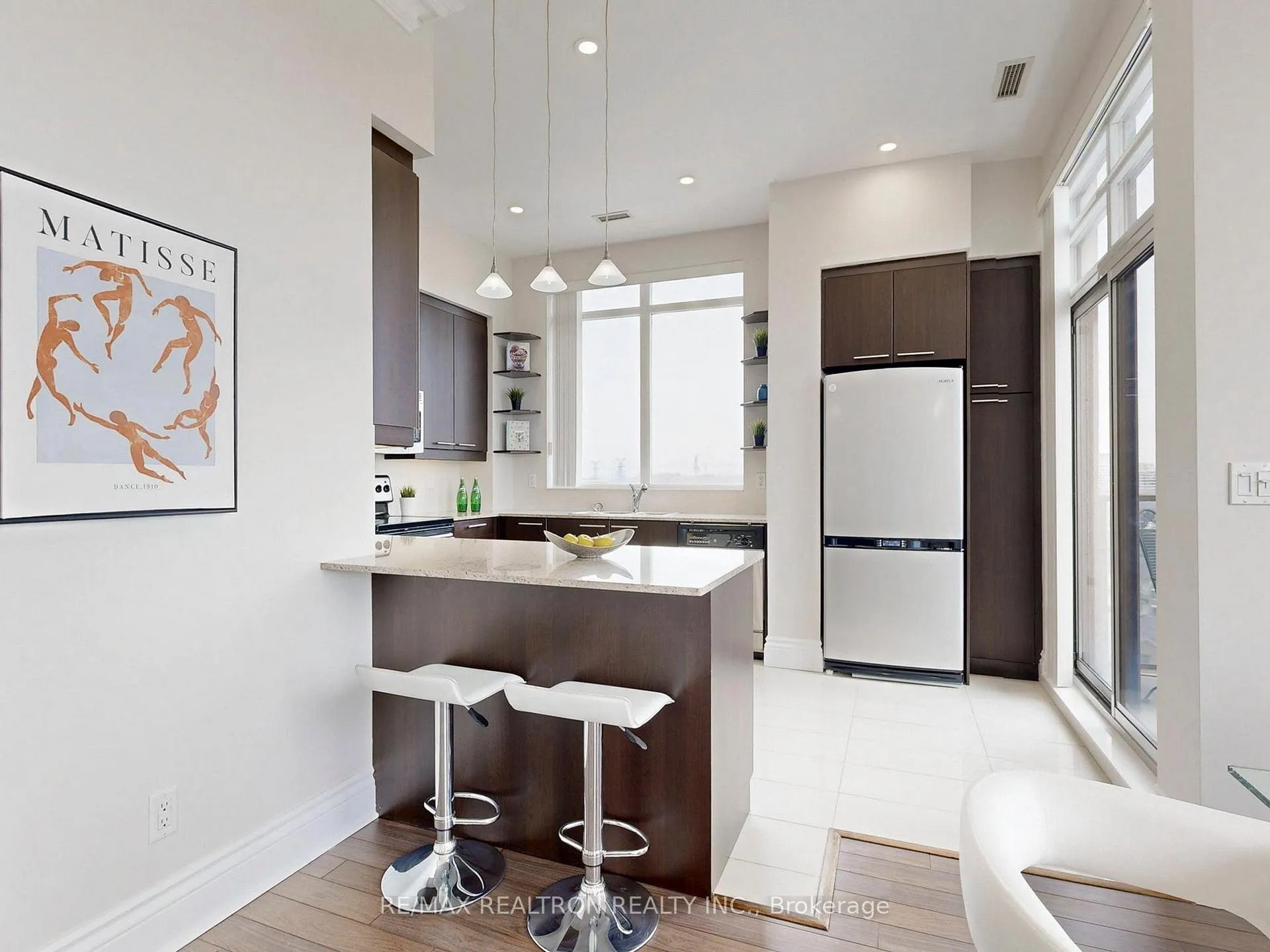 Photo 17 of Unit UPH11, 37 Galleria Parkway, Markham, Commerce Valley — HOMEH