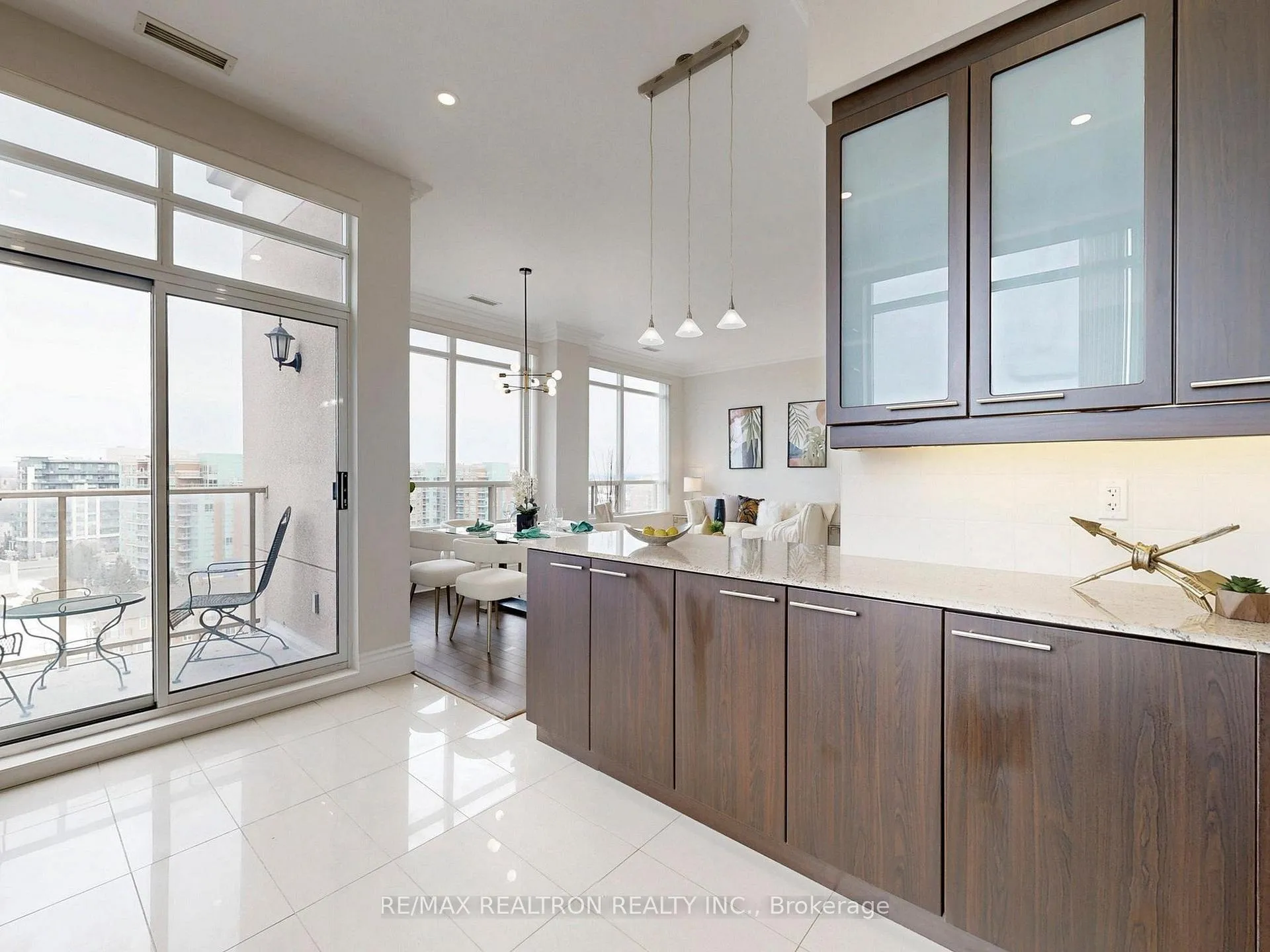 Photo 19 of Unit UPH11, 37 Galleria Parkway, Markham, Commerce Valley — HOMEH