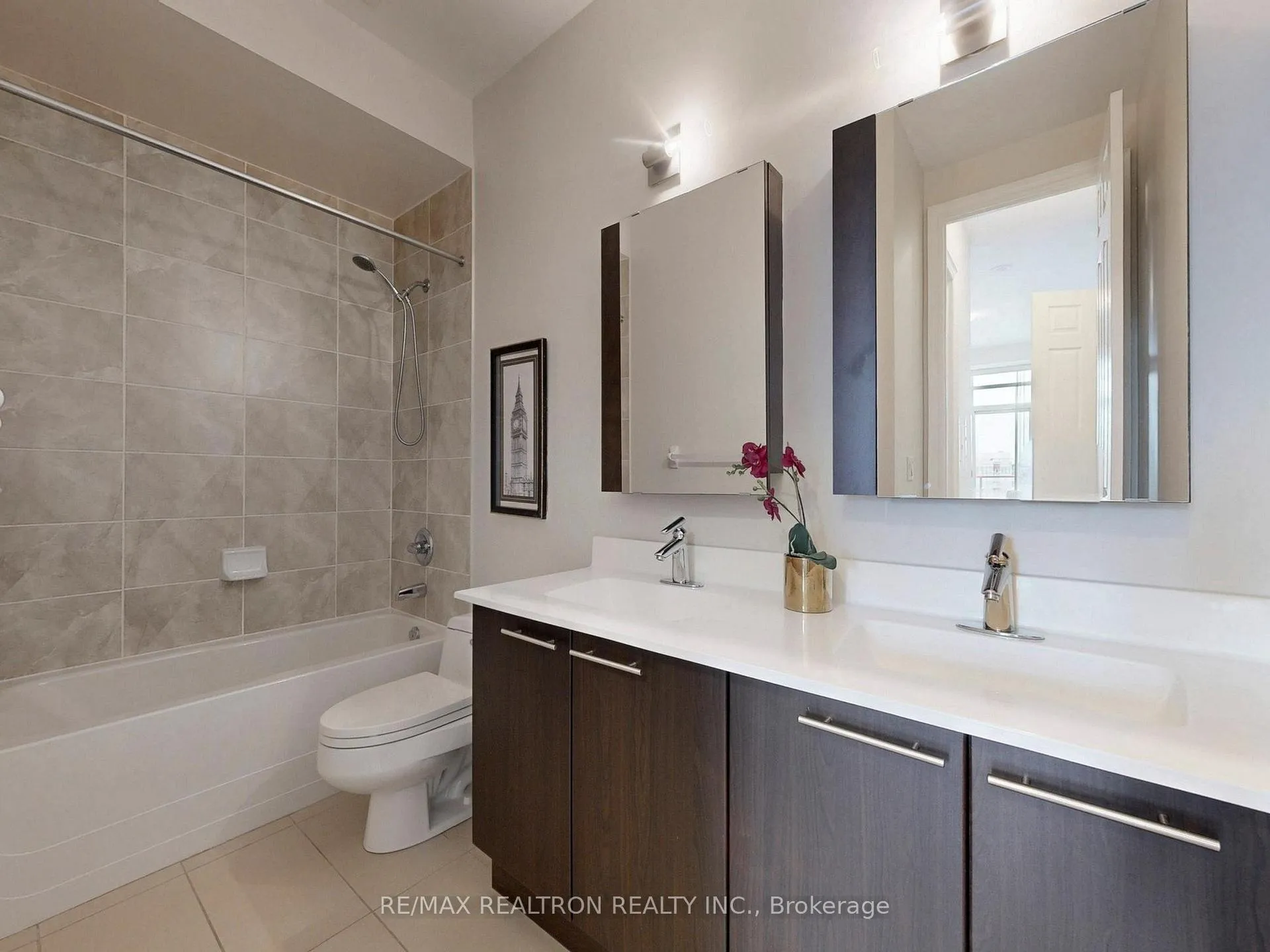Photo 25 of Unit UPH11, 37 Galleria Parkway, Markham, Commerce Valley — HOMEH