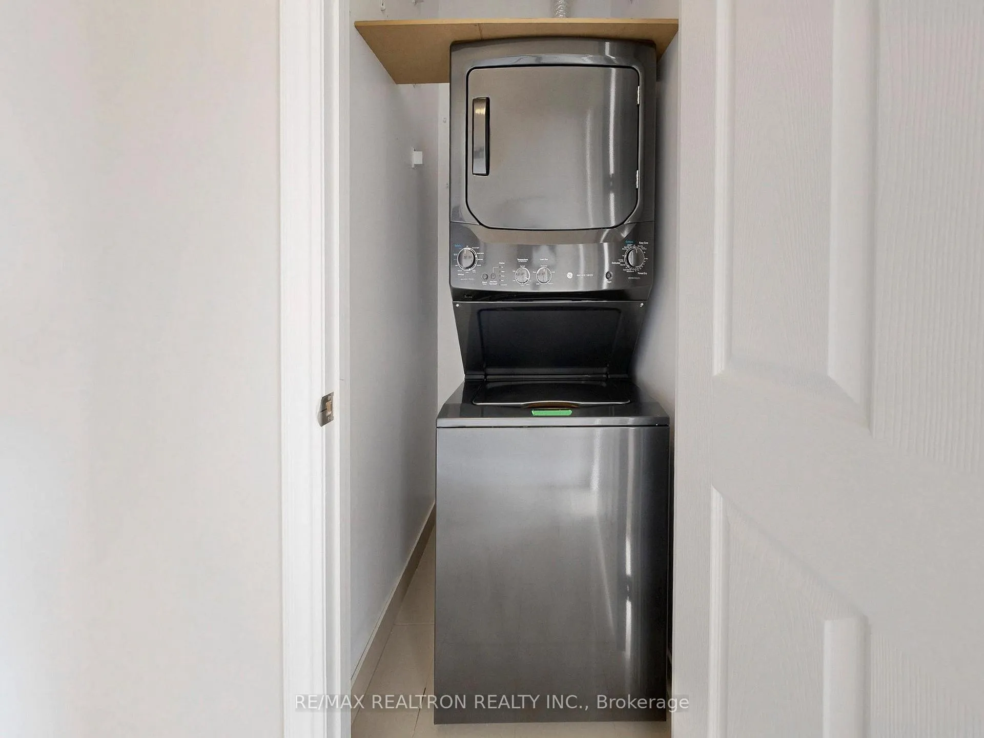 Photo 30 of Unit UPH11, 37 Galleria Parkway, Markham, Commerce Valley — HOMEH