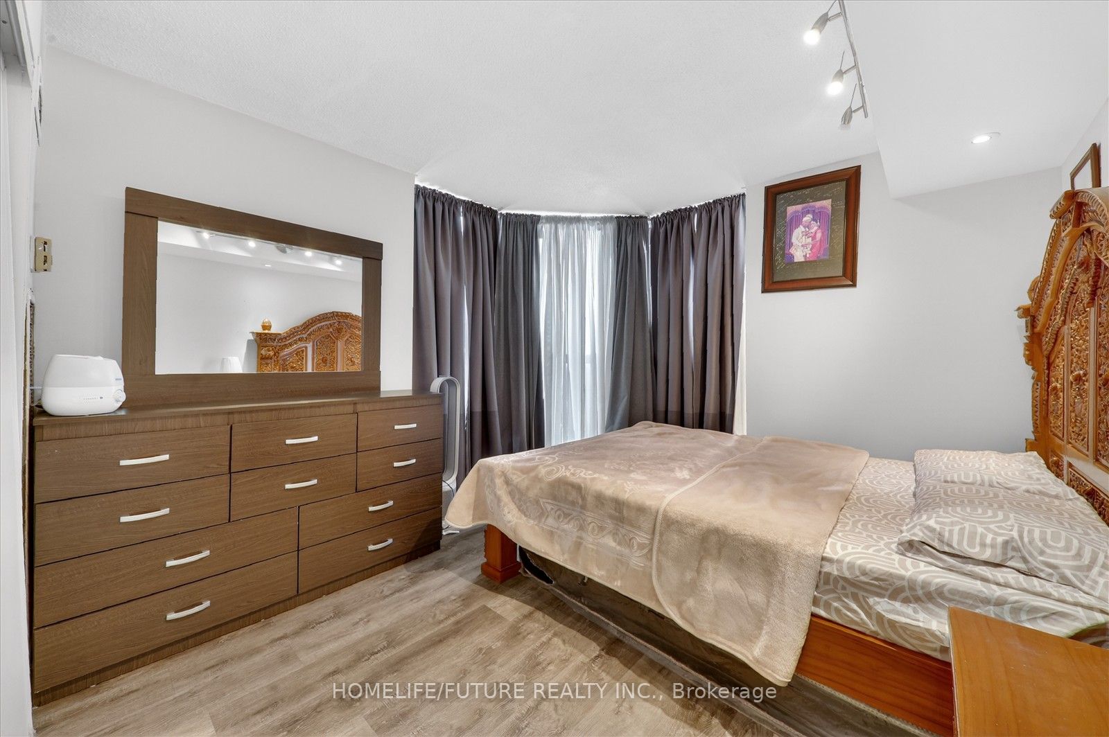 Photo 20 of Unit 702, 8 Silver Bell Grove, Etobicoke, West Humber-Clairville — HOMEH
