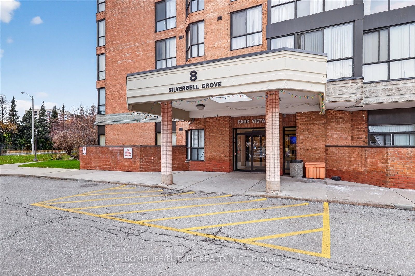 Photo 5 of Unit 702, 8 Silver Bell Grove, Etobicoke, West Humber-Clairville — HOMEH
