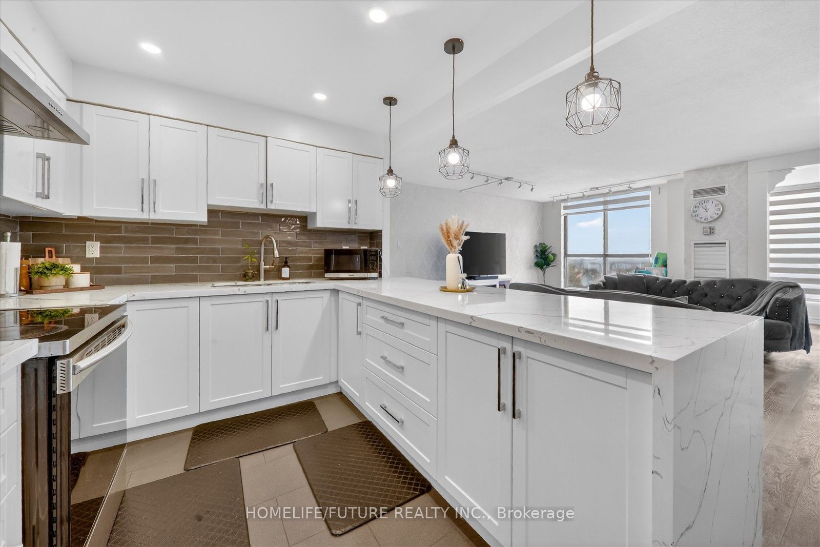 Photo 13 of Unit 702, 8 Silver Bell Grove, Etobicoke, West Humber-Clairville — HOMEH