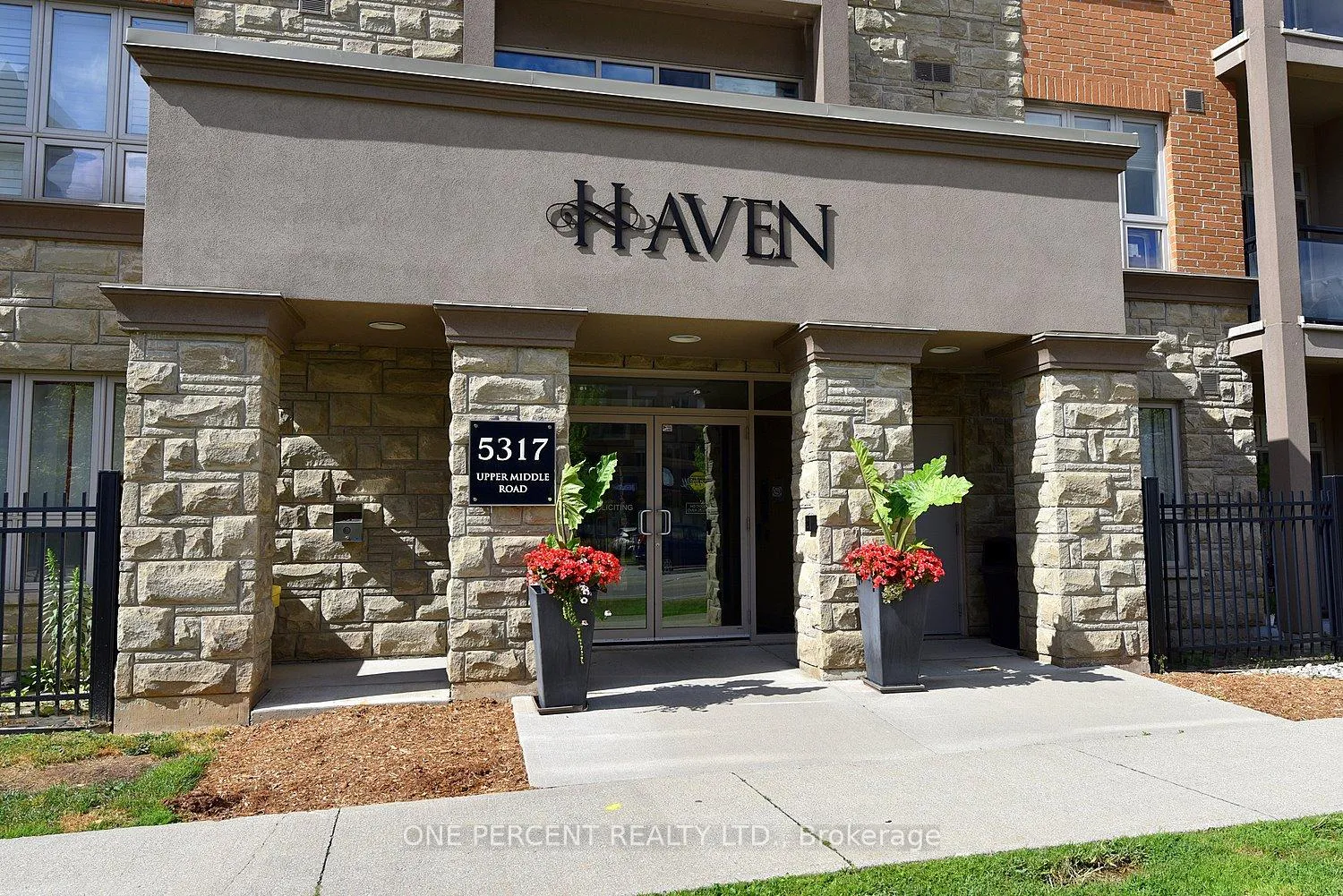 Photo 2 of Unit 231, 5317 Upper Middle Road, Burlington, Orchard — HOMEH