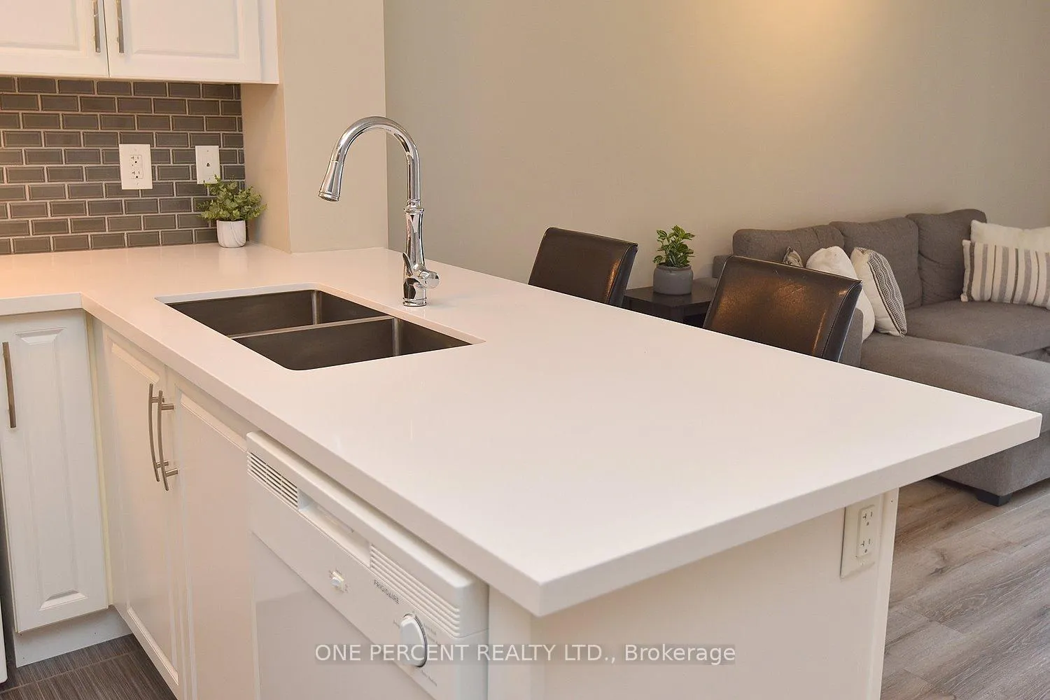 Photo 8 of Unit 231, 5317 Upper Middle Road, Burlington, Orchard — HOMEH