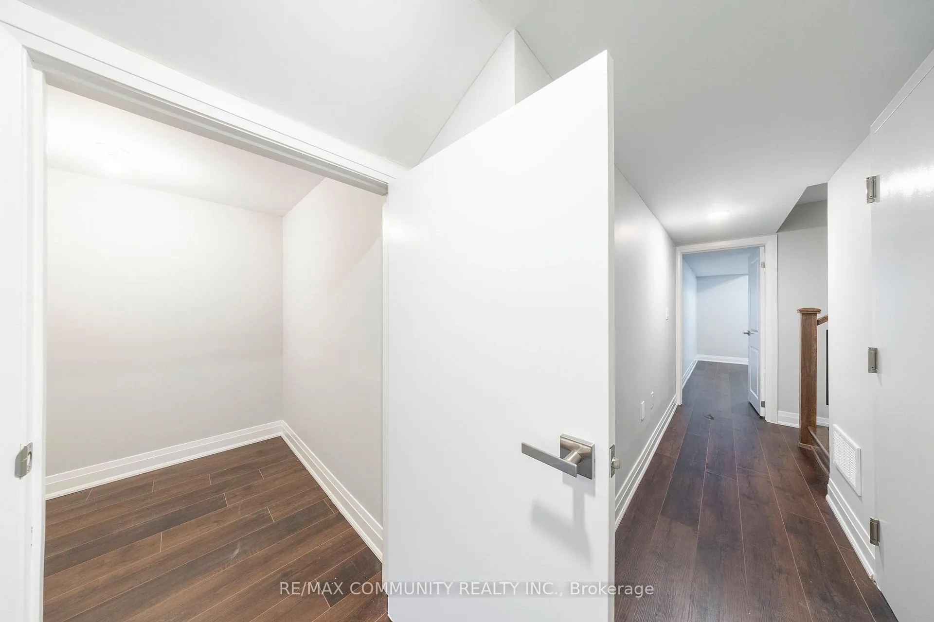 Photo 11 of 1089 Orenda Street, Pickering, Rural Pickering — HOMEH