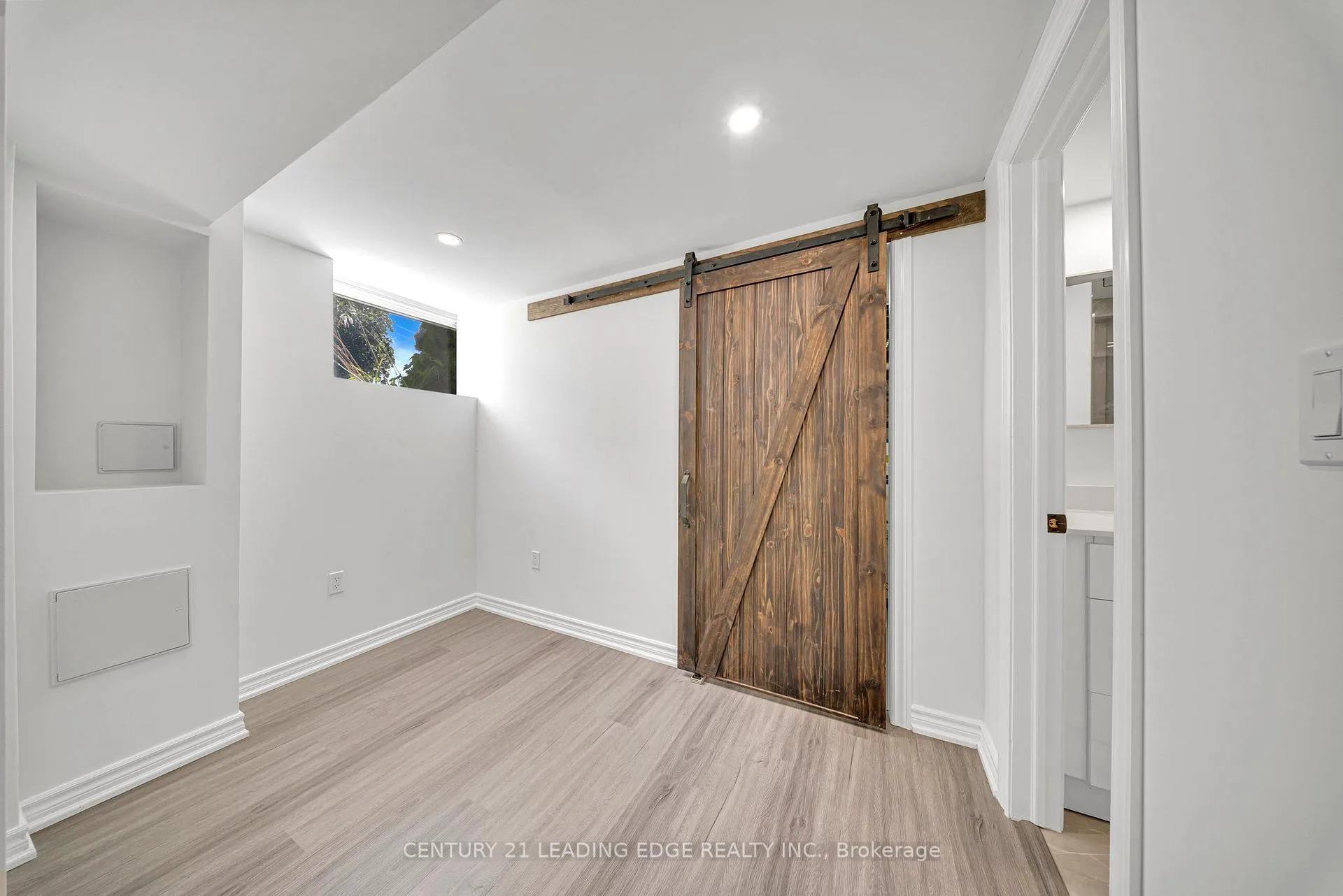Photo 5 of Unit Bsmt, 1084 Willowdale Avenue, Oshawa, Donevan — HOMEH