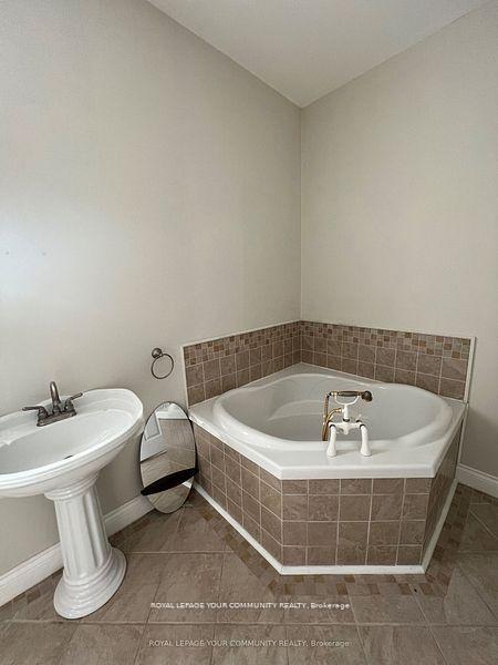 Photo 8 of 997 Leslie (Bsmt) Drive, Innisfil, Alcona — HOMEH