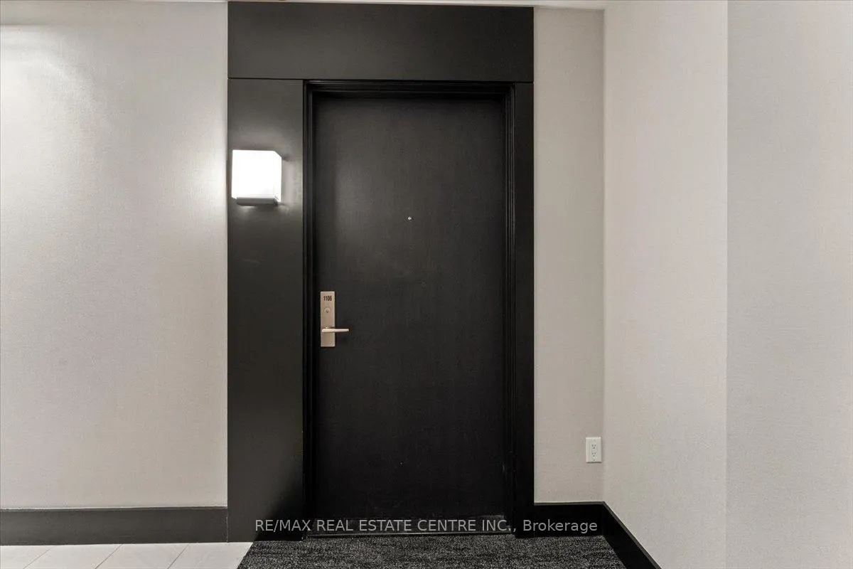 Photo 7 of Unit 1106, 55 Duke Street W, Kitchener, City Commercial Core — HOMEH