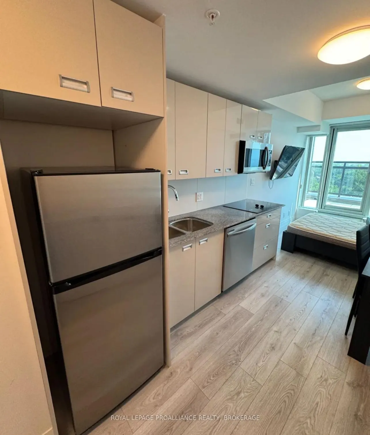 Photo 5 of Unit 1002, 652 Princess Street, Kingston, Central City East — HOMEH