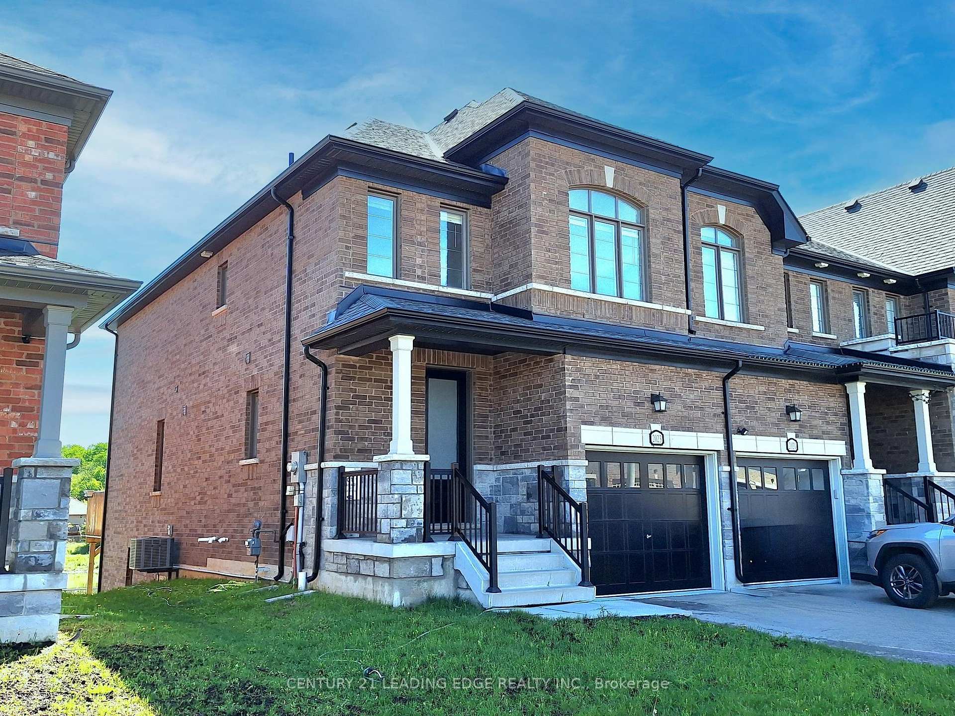 Photo 2 of 2023 Mullen Street, Innisfil, Alcona — HOMEH