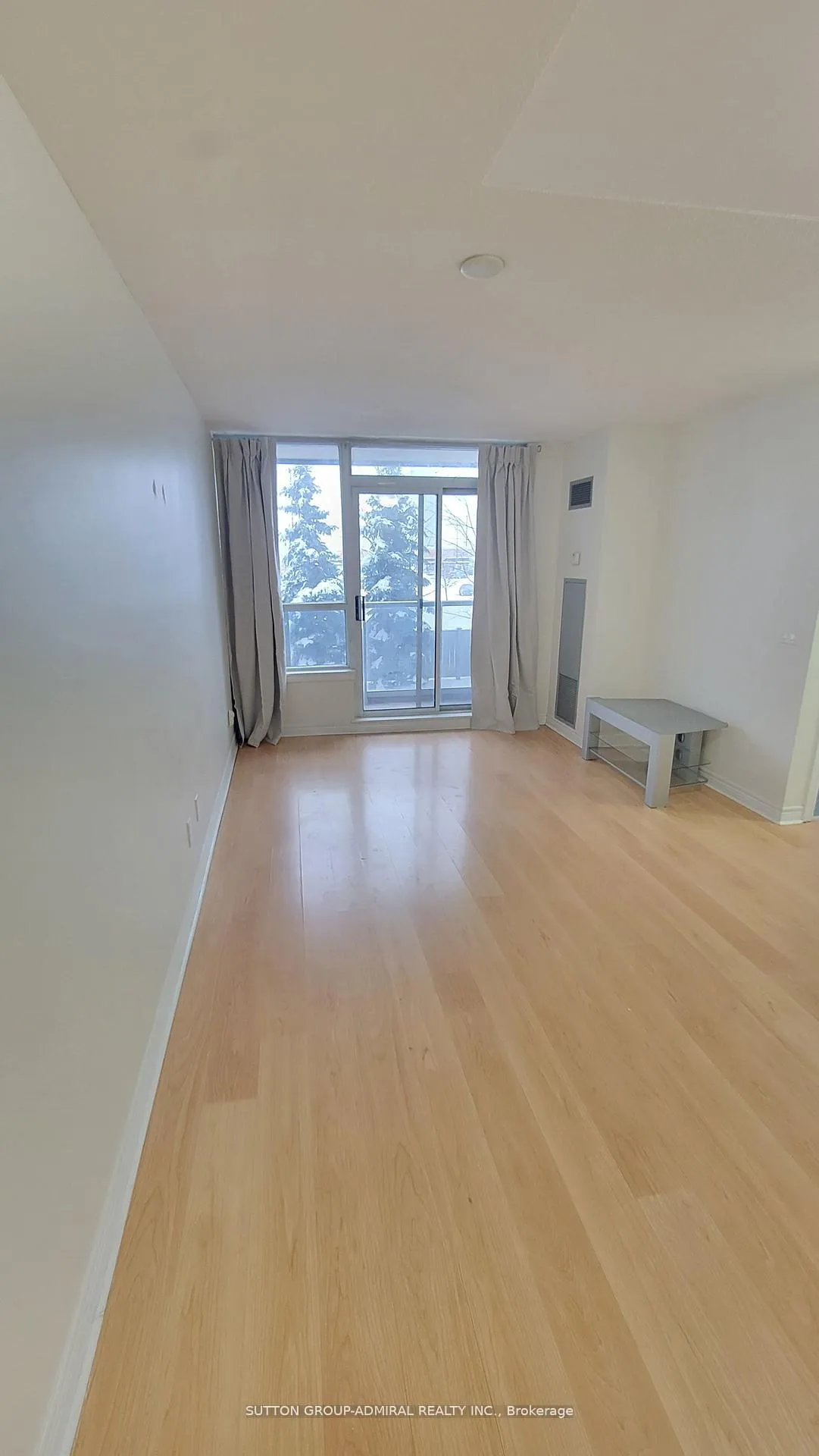 Photo 7 of Unit 201, 15 North Park Road, Vaughan, Beverley Glen — HOMEH