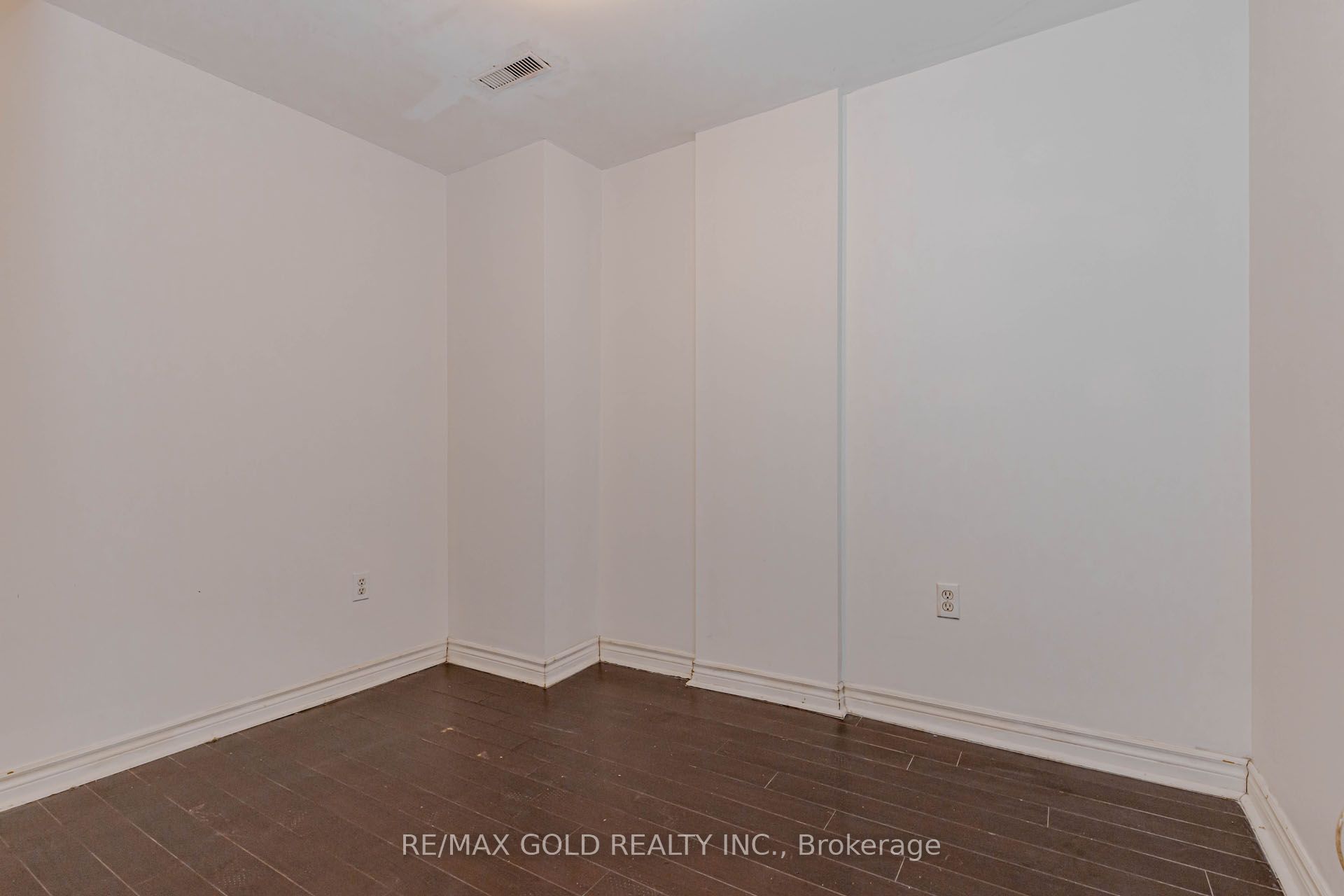 Photo 40 of 64 Mossgrove Crescent, Brampton, Northwest Sandalwood Parkway — HOMEH