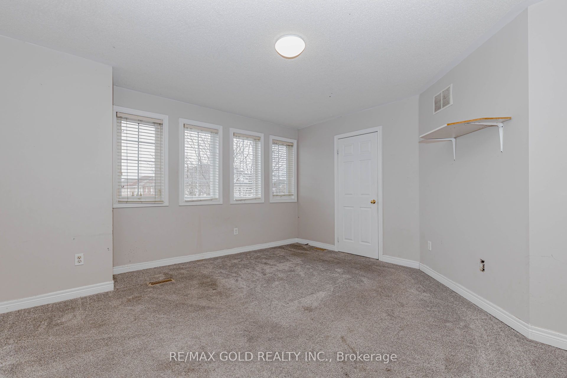 Photo 18 of 64 Mossgrove Crescent, Brampton, Northwest Sandalwood Parkway — HOMEH