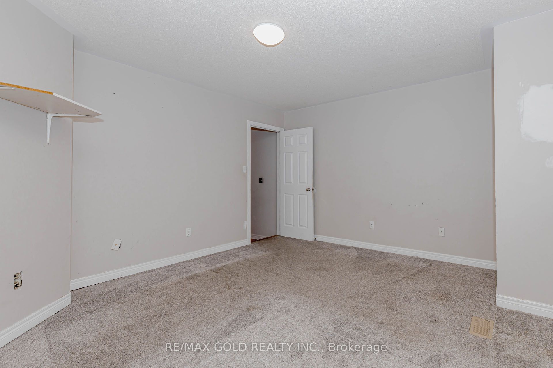 Photo 19 of 64 Mossgrove Crescent, Brampton, Northwest Sandalwood Parkway — HOMEH