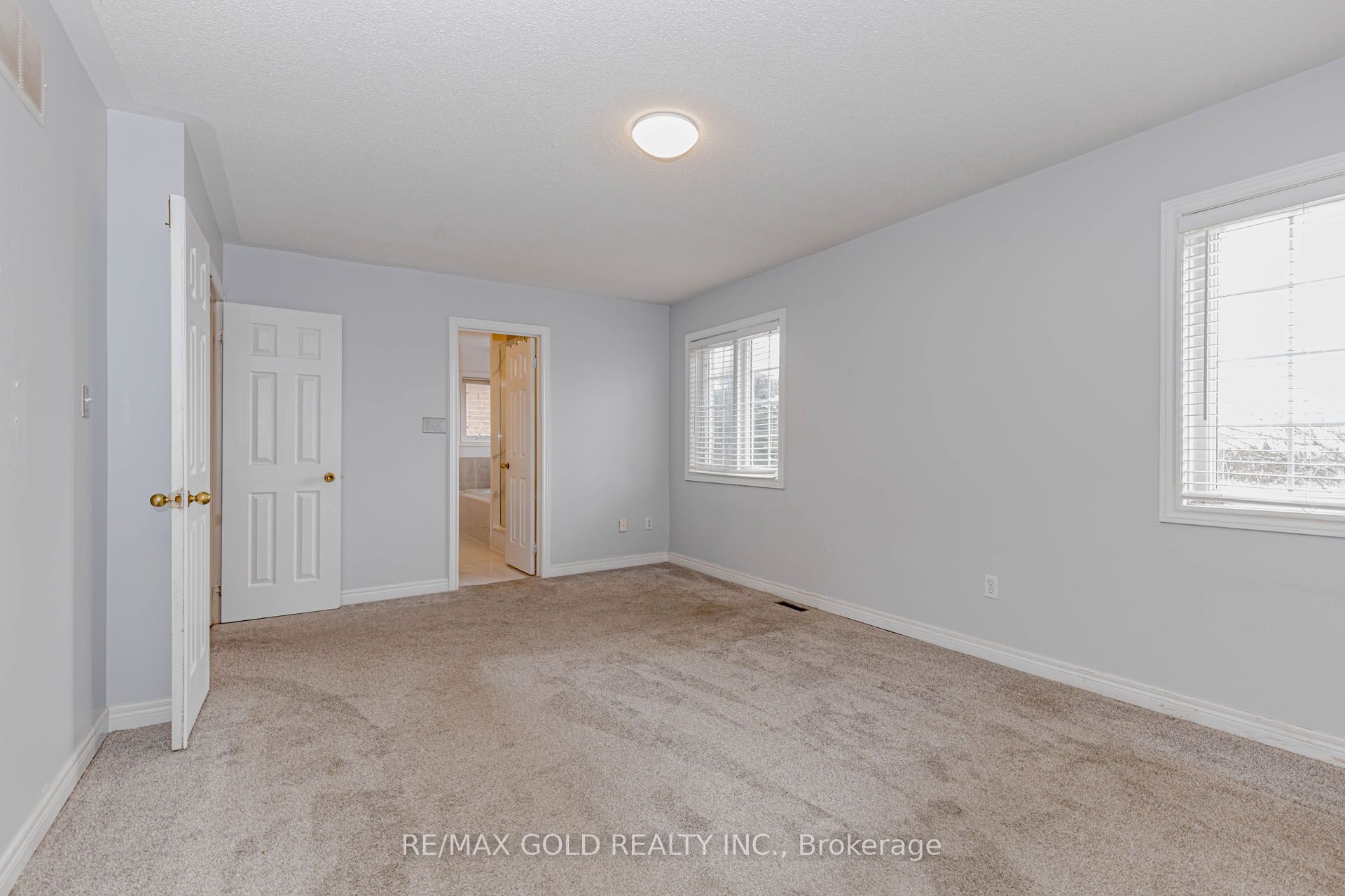 Photo 22 of 64 Mossgrove Crescent, Brampton, Northwest Sandalwood Parkway — HOMEH