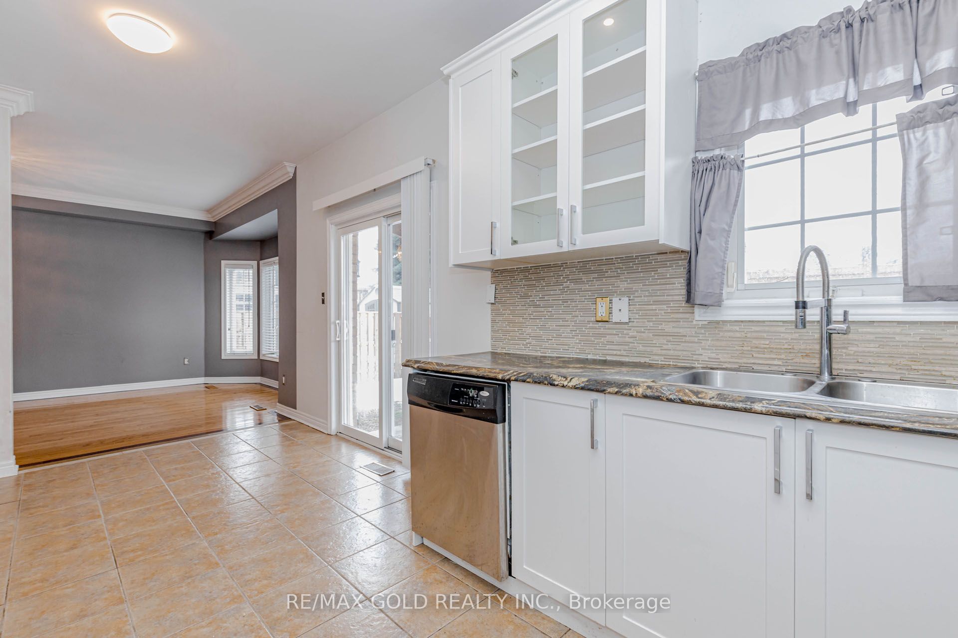 Photo 15 of 64 Mossgrove Crescent, Brampton, Northwest Sandalwood Parkway — HOMEH